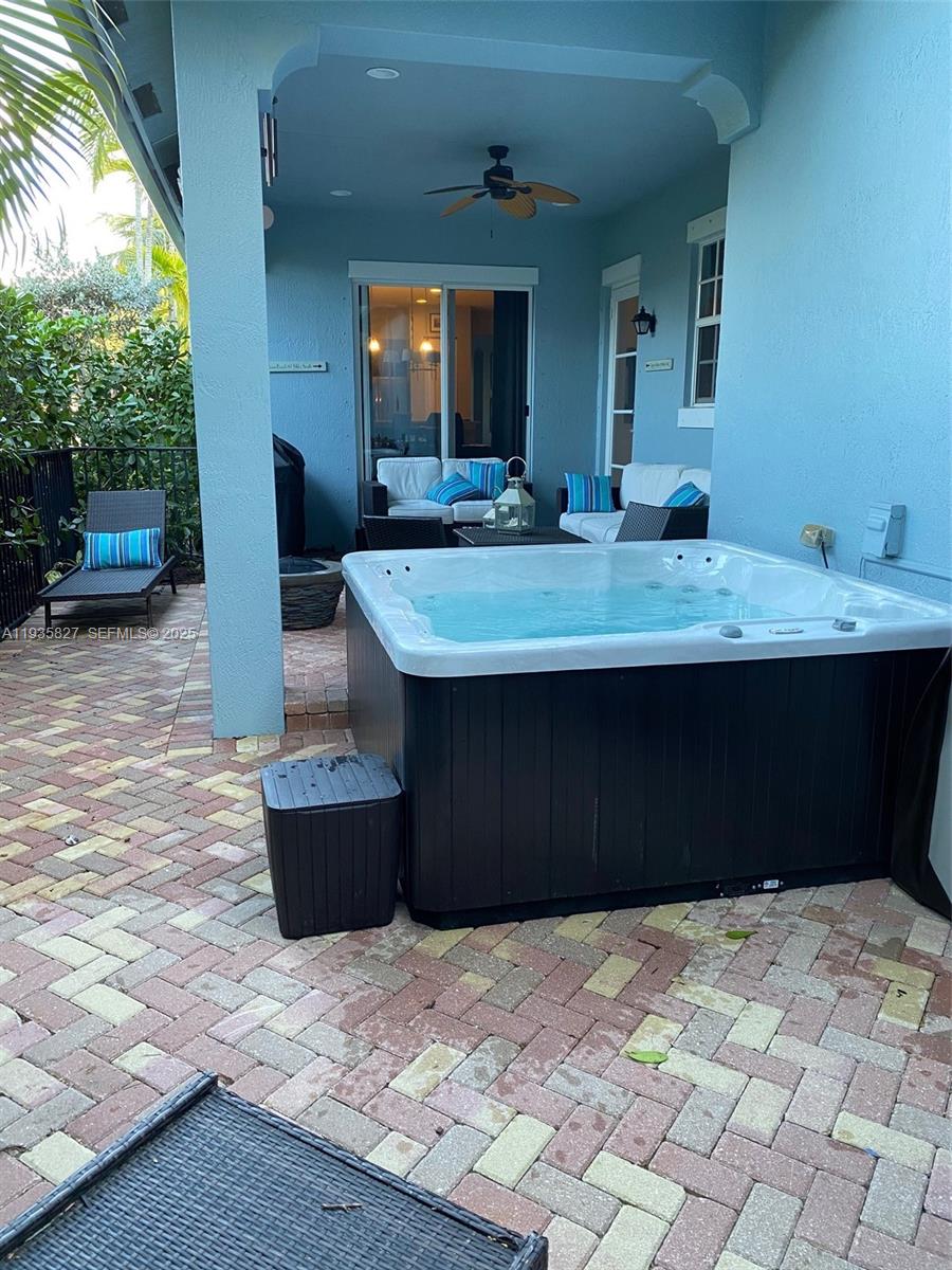 184 W Bay Cedar Cir, Jupiter FL 33458