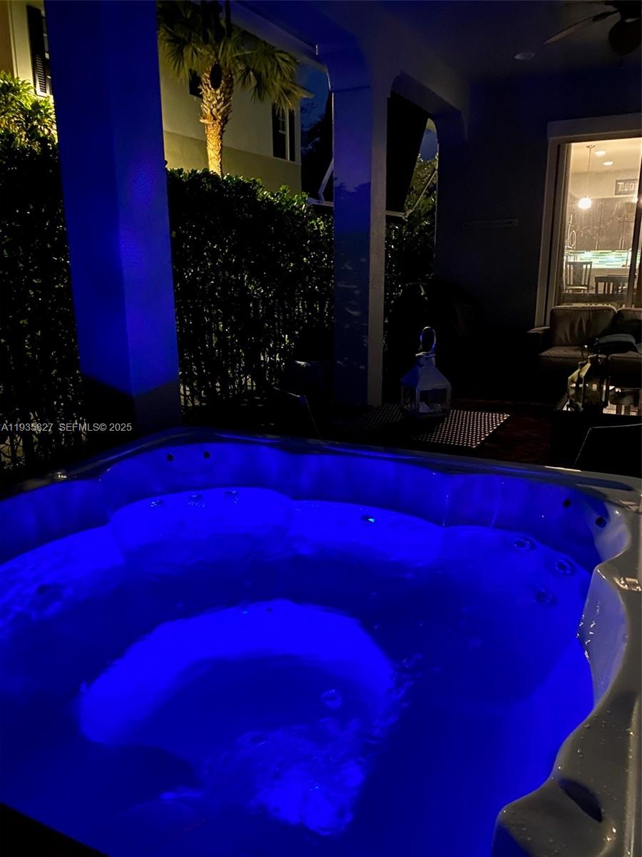 184 W Bay Cedar Cir, Jupiter FL 33458