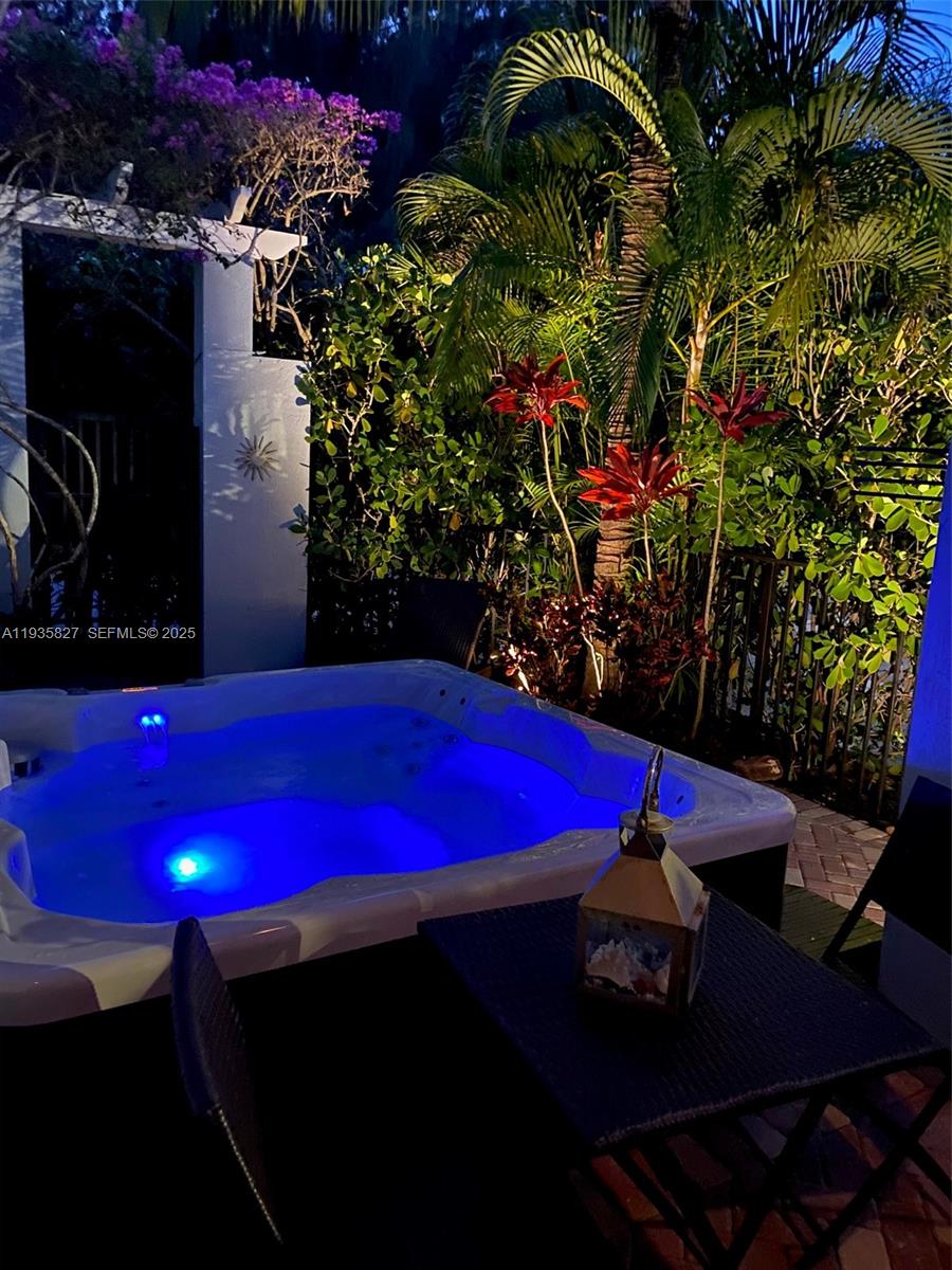 184 W Bay Cedar Cir, Jupiter FL 33458