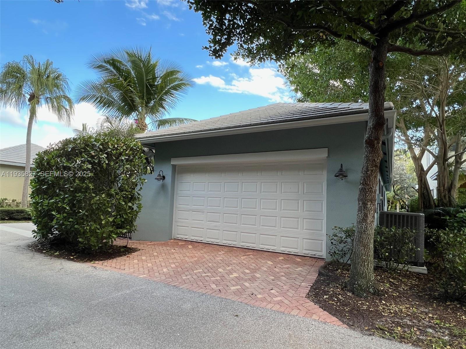184 W Bay Cedar Cir, Jupiter FL 33458