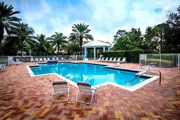184 W Bay Cedar Cir, Jupiter FL 33458