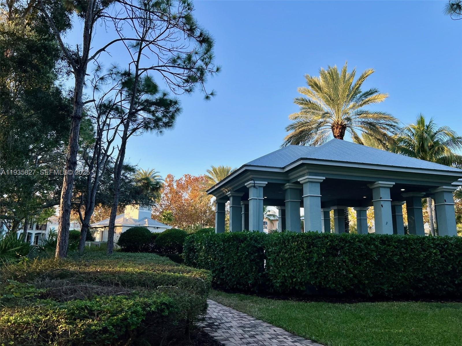 184 W Bay Cedar Cir, Jupiter FL 33458