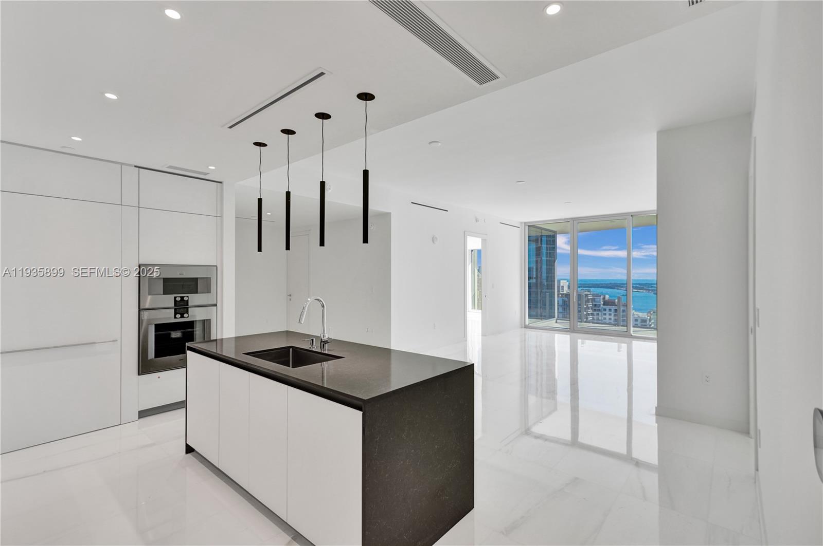 300 Biscayne Boulevard Way #3605W, Miami FL 33131
