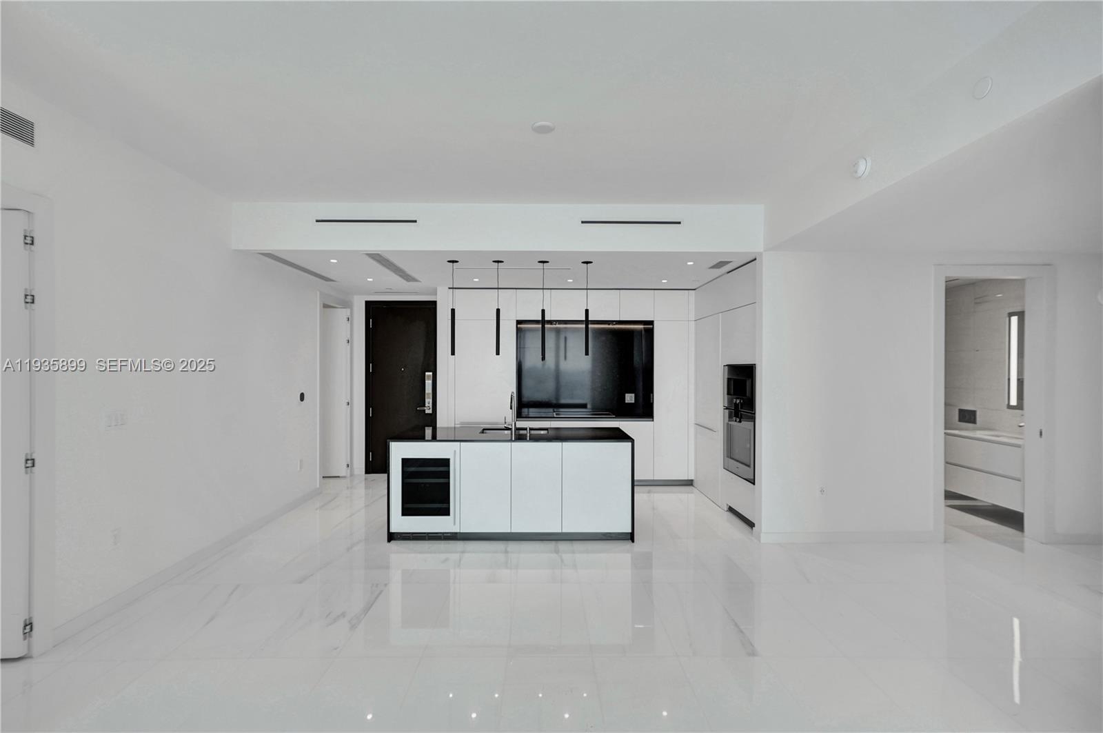 300 Biscayne Boulevard Way #3605W, Miami FL 33131
