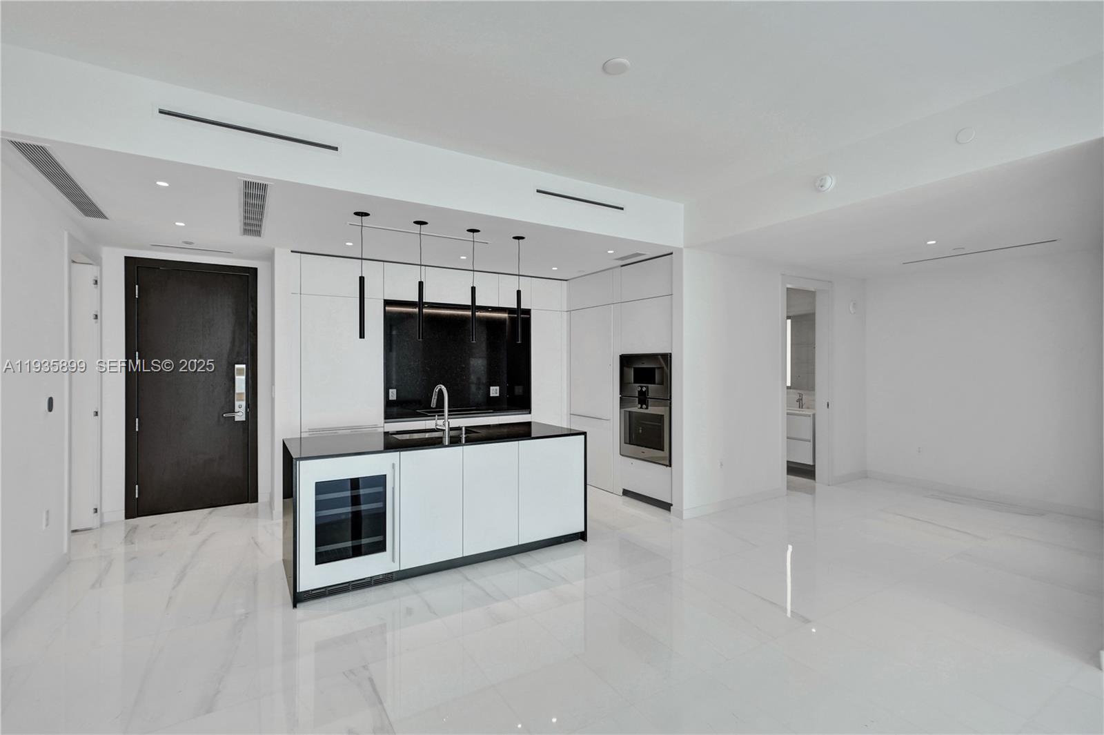 300 Biscayne Boulevard Way #3605W, Miami FL 33131