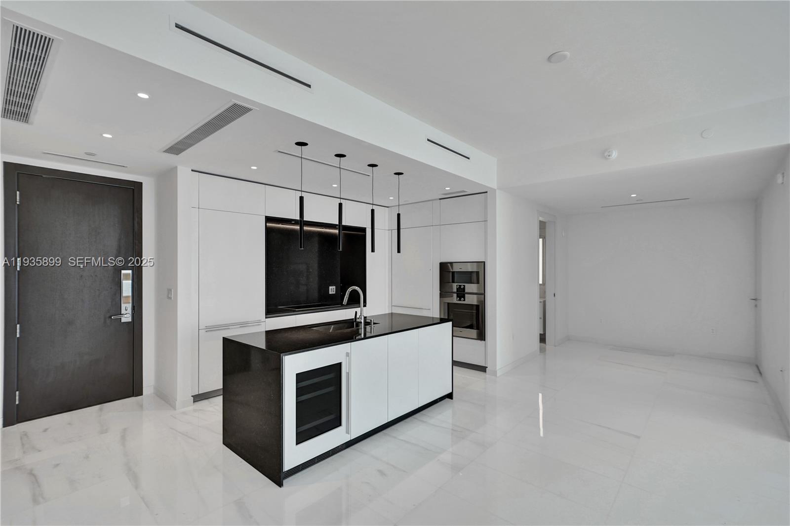300 Biscayne Boulevard Way #3605W, Miami FL 33131