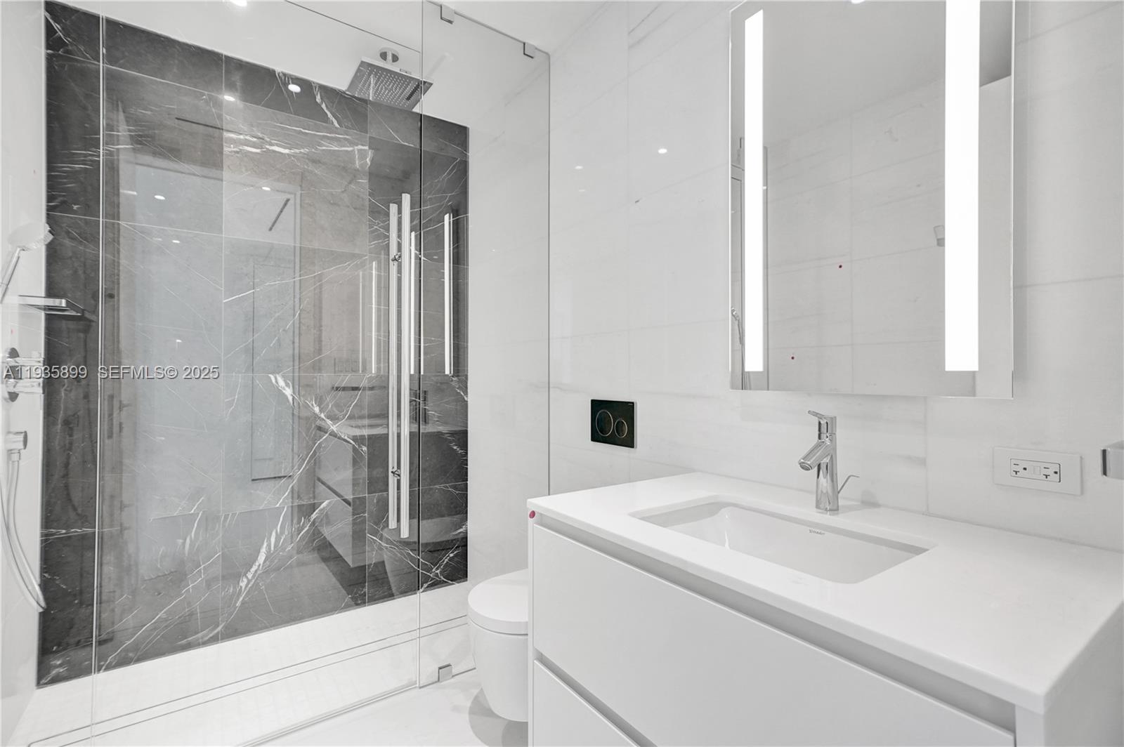 300 Biscayne Boulevard Way #3605W, Miami FL 33131