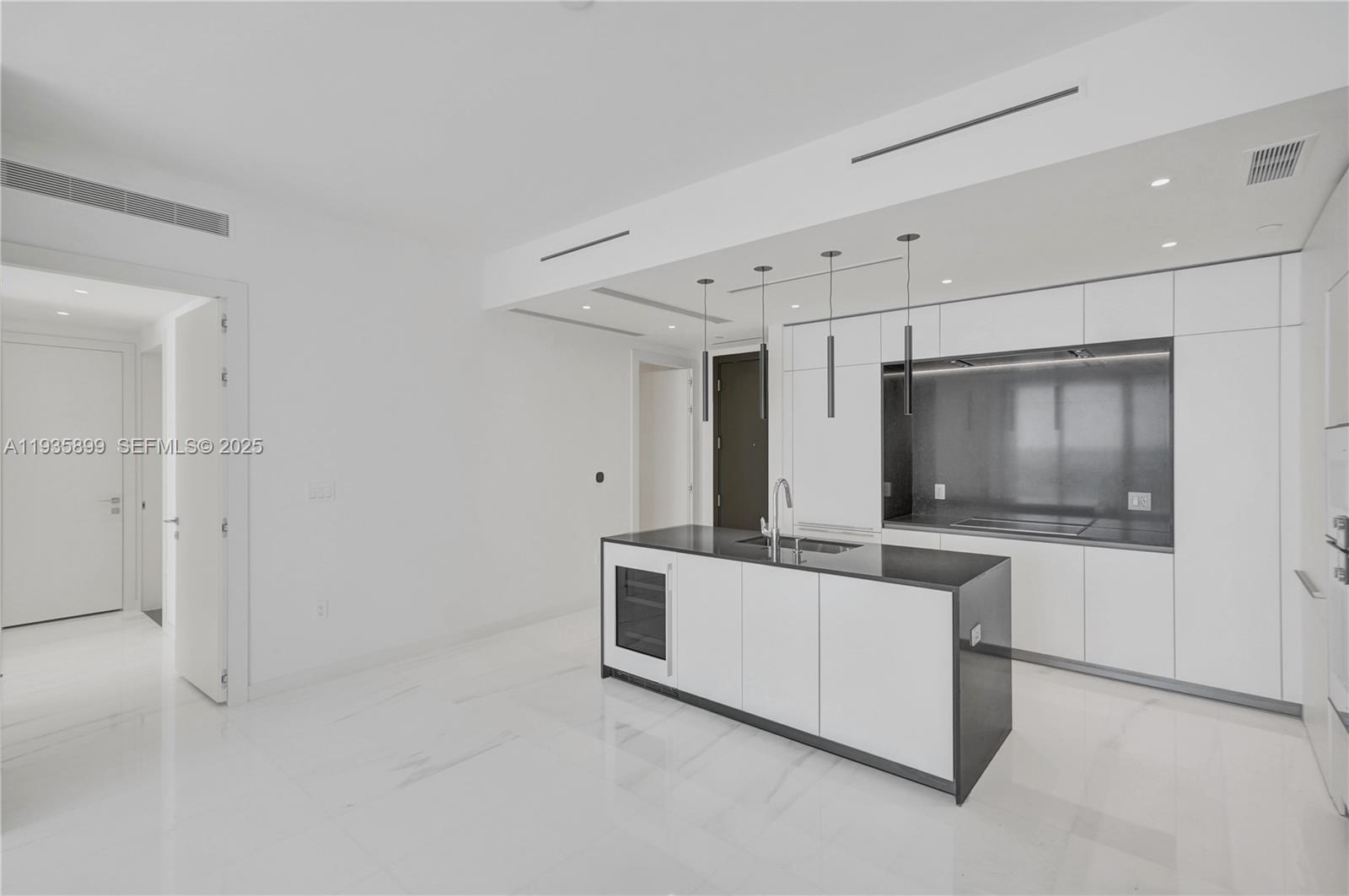 300 Biscayne Boulevard Way #3605W, Miami FL 33131
