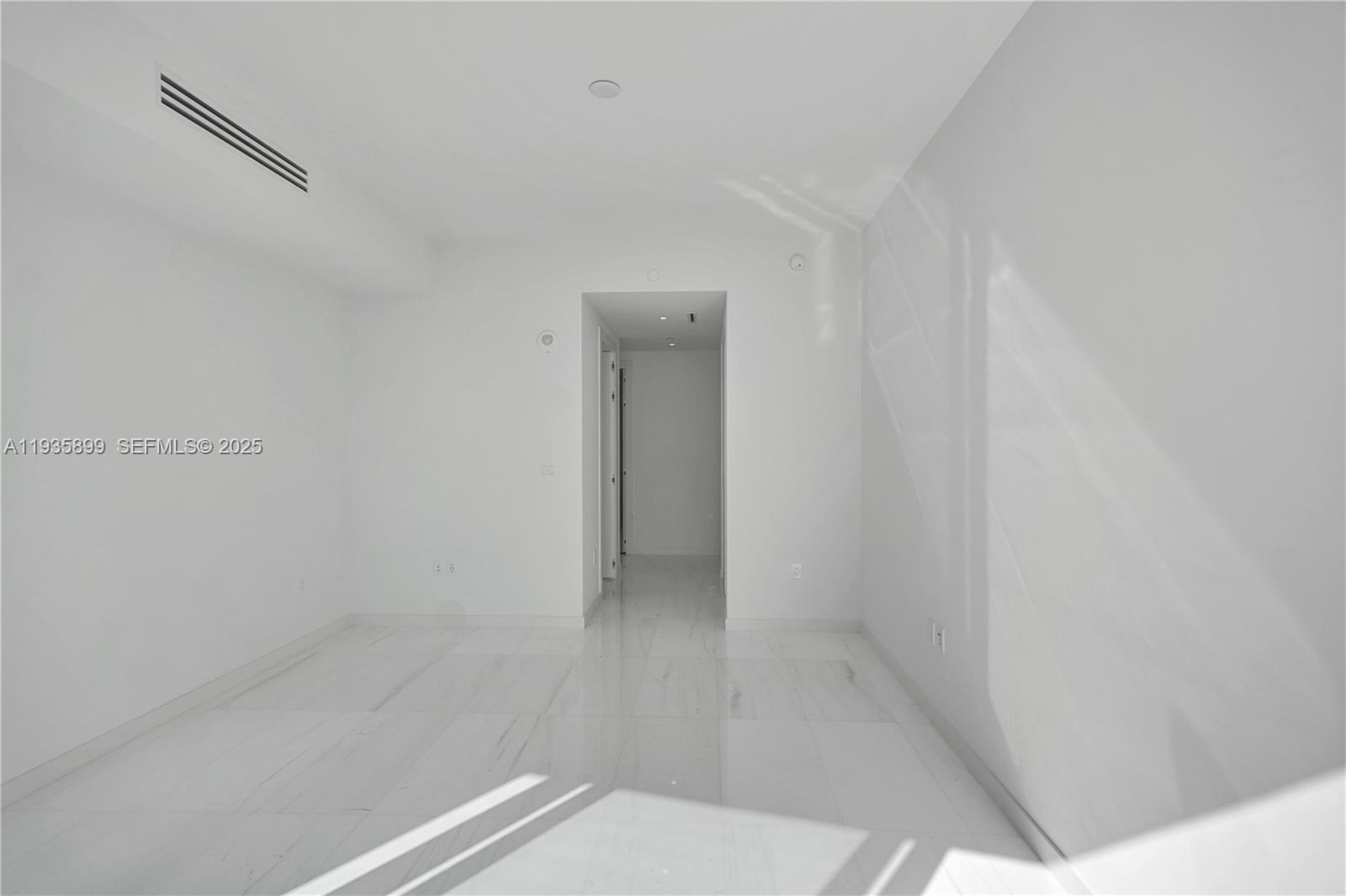 300 Biscayne Boulevard Way #3605W, Miami FL 33131