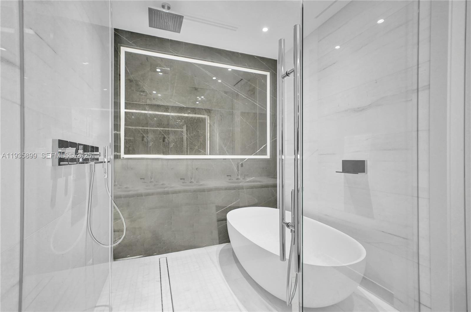 300 Biscayne Boulevard Way #3605W, Miami FL 33131