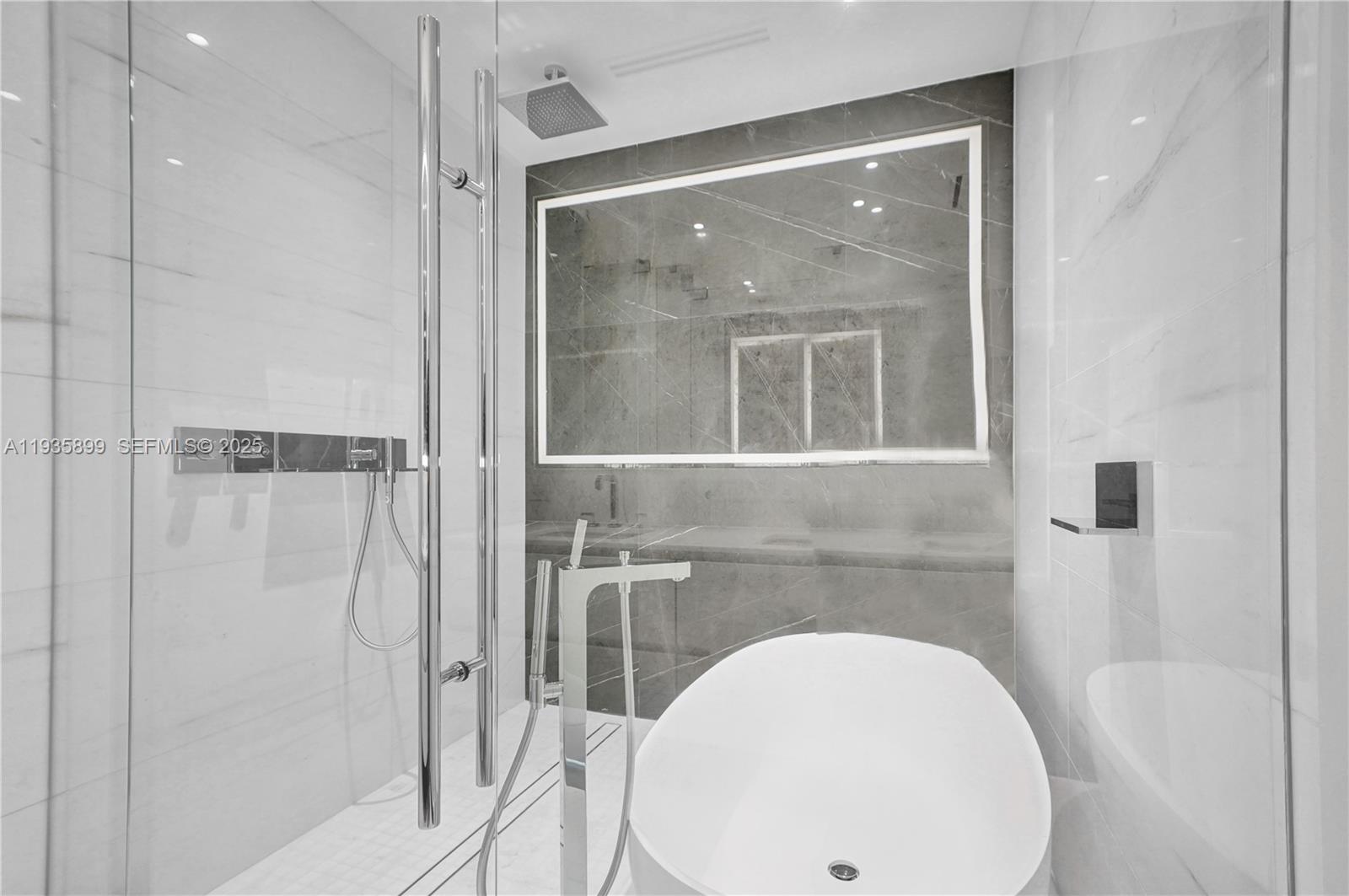 300 Biscayne Boulevard Way #3605W, Miami FL 33131