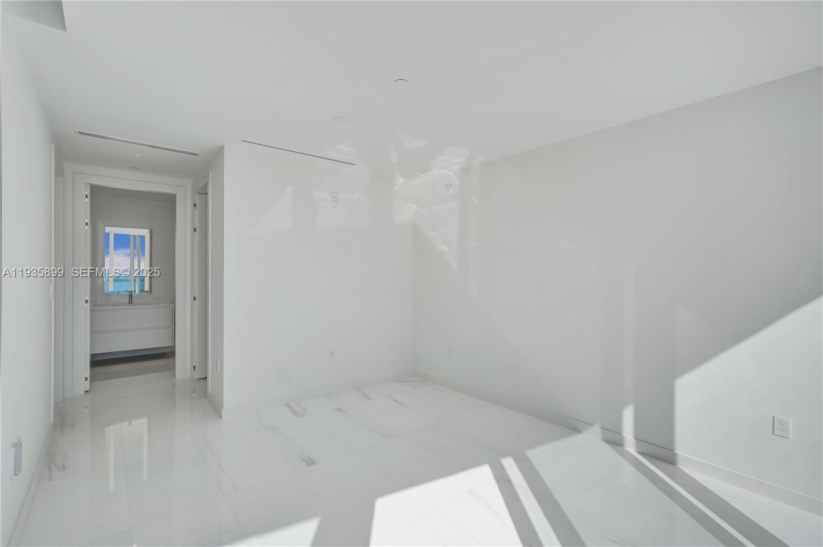 300 Biscayne Boulevard Way #3605W, Miami FL 33131