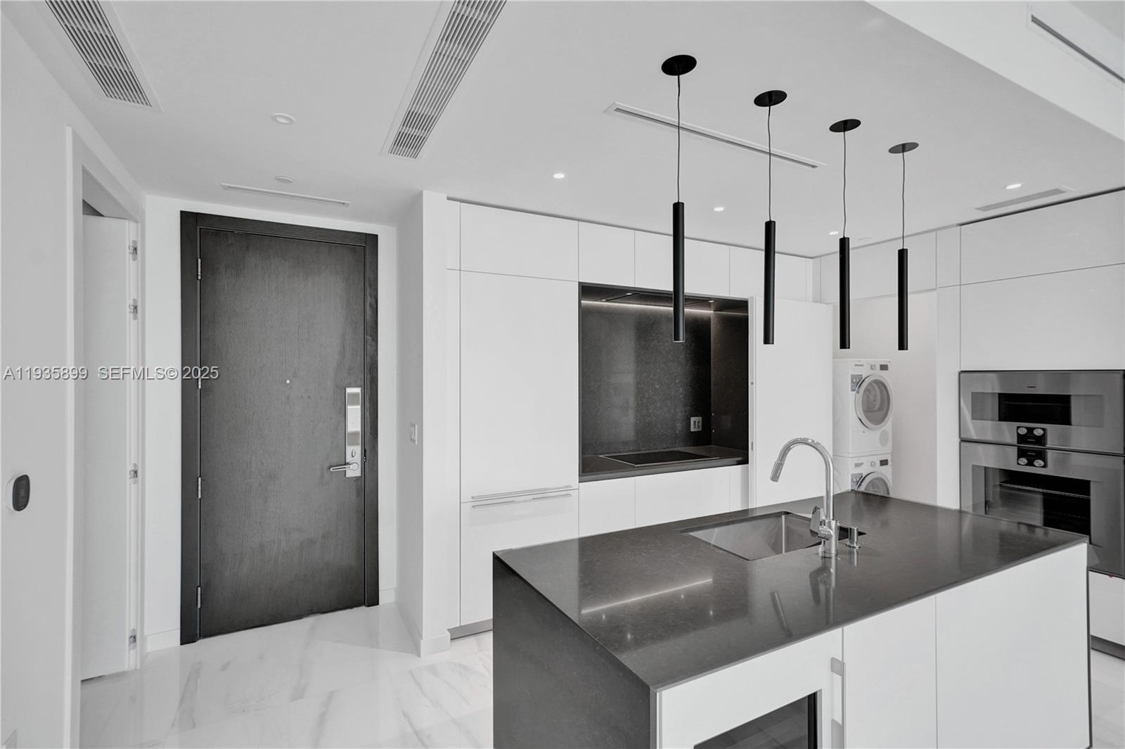 300 Biscayne Boulevard Way #3605W, Miami FL 33131