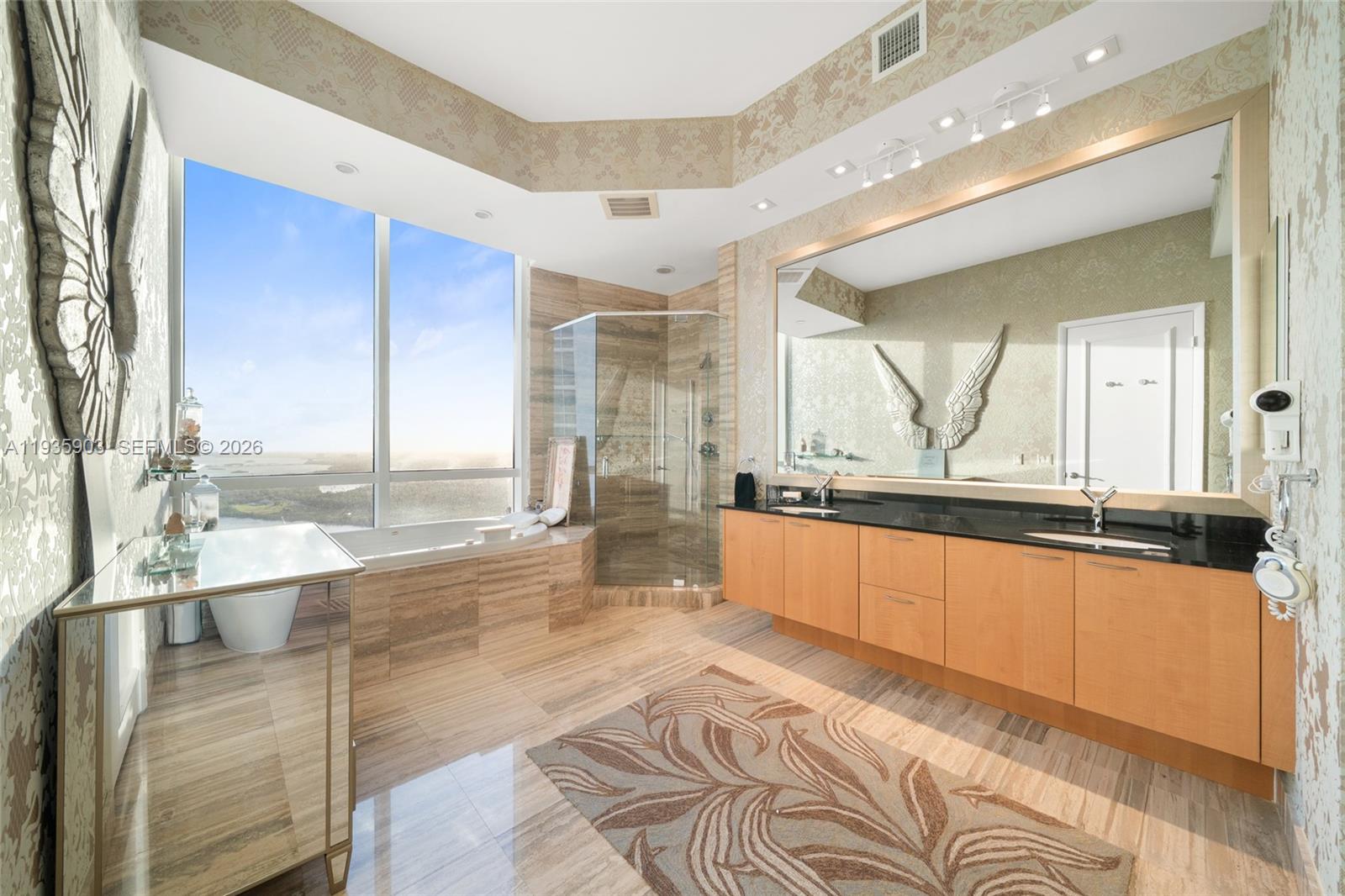 16001 Collins Ave #3906, Sunny Isles Beach FL 33160