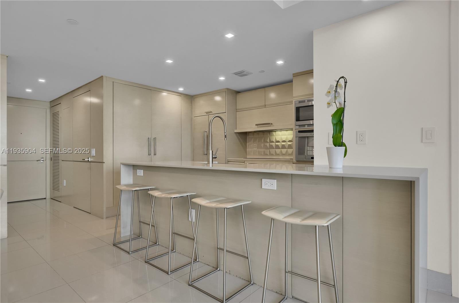5875 Collins Ave #1003, Miami Beach FL 33140