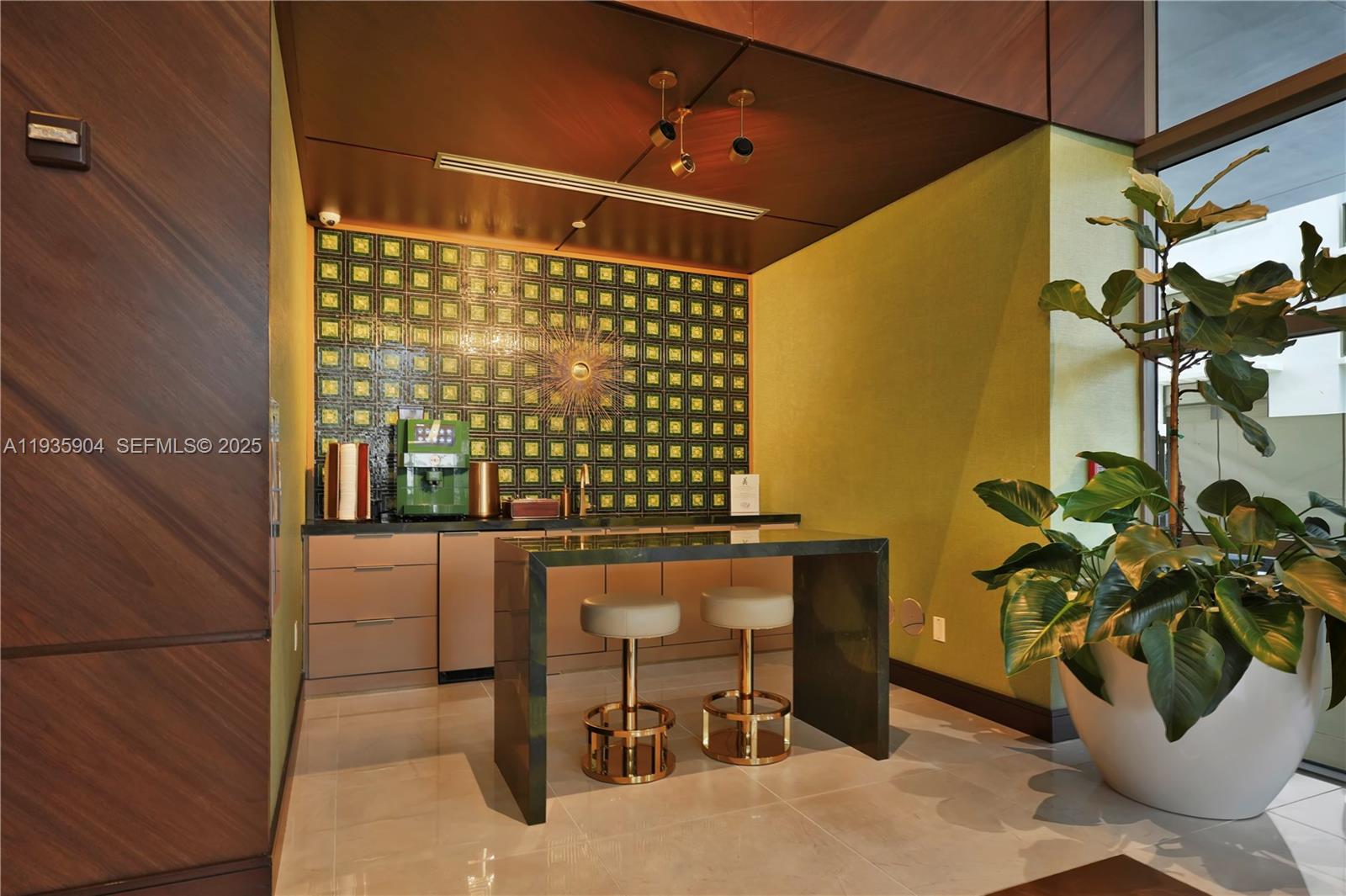 5875 Collins Ave #1003, Miami Beach FL 33140