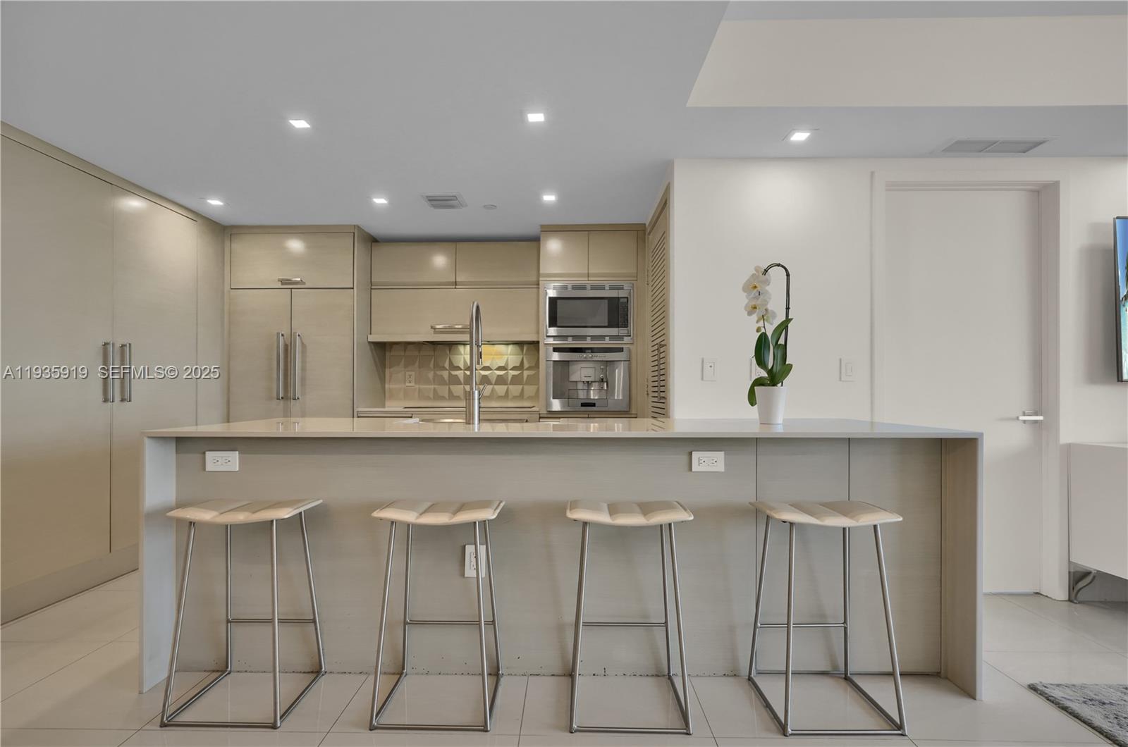 5875 Collins Ave #1003, Miami Beach FL 33140