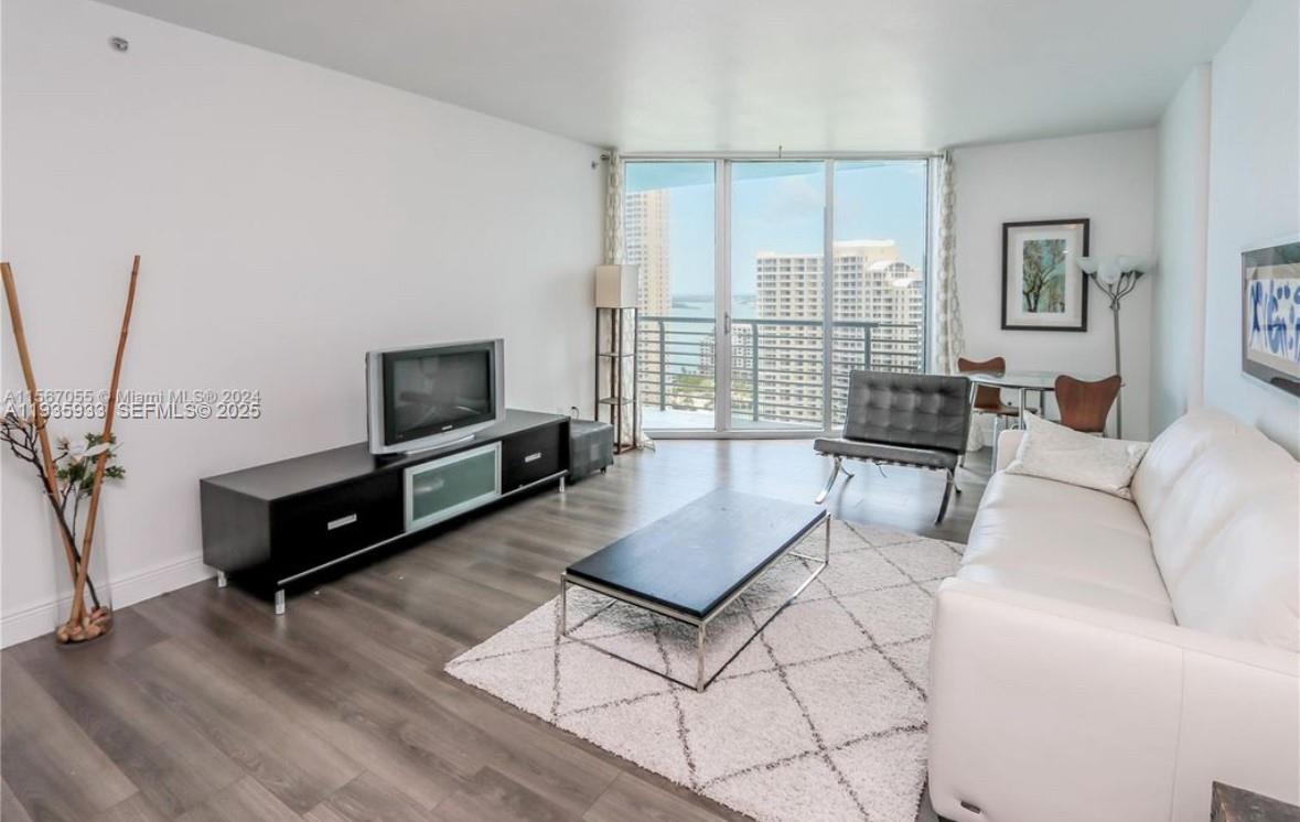 335 S Biscayne Blvd #2703, Miami FL 33131