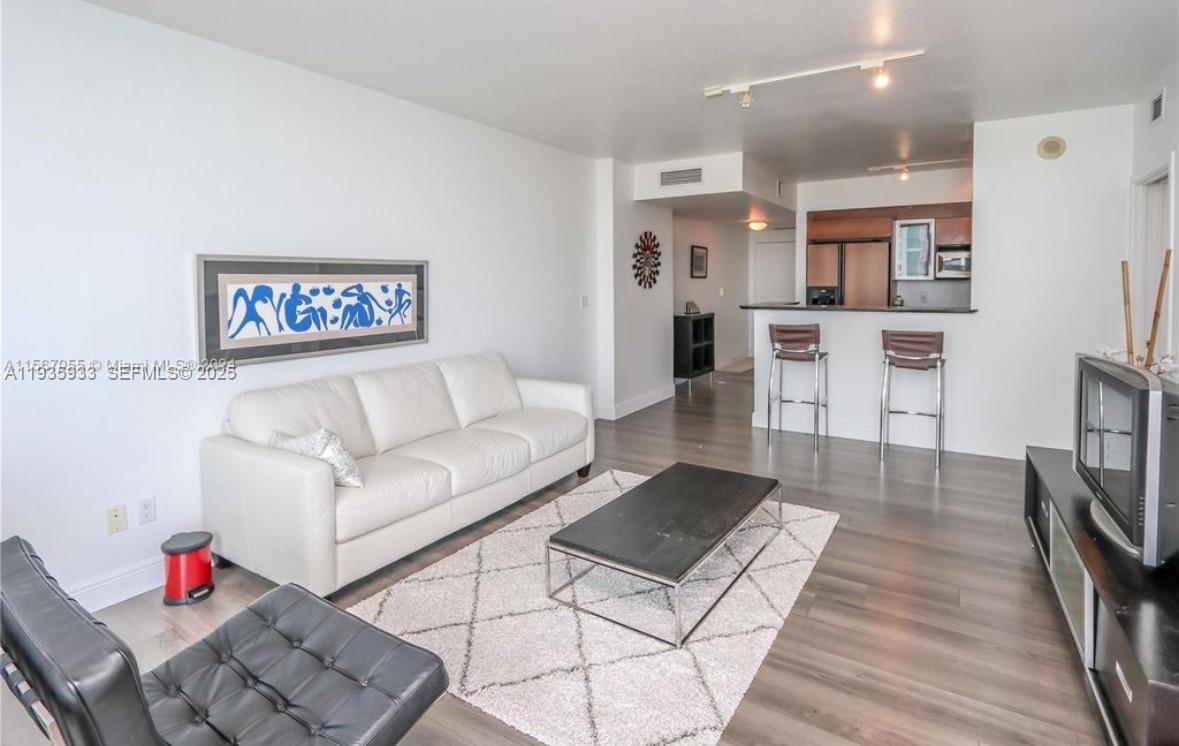 335 S Biscayne Blvd #2703, Miami FL 33131