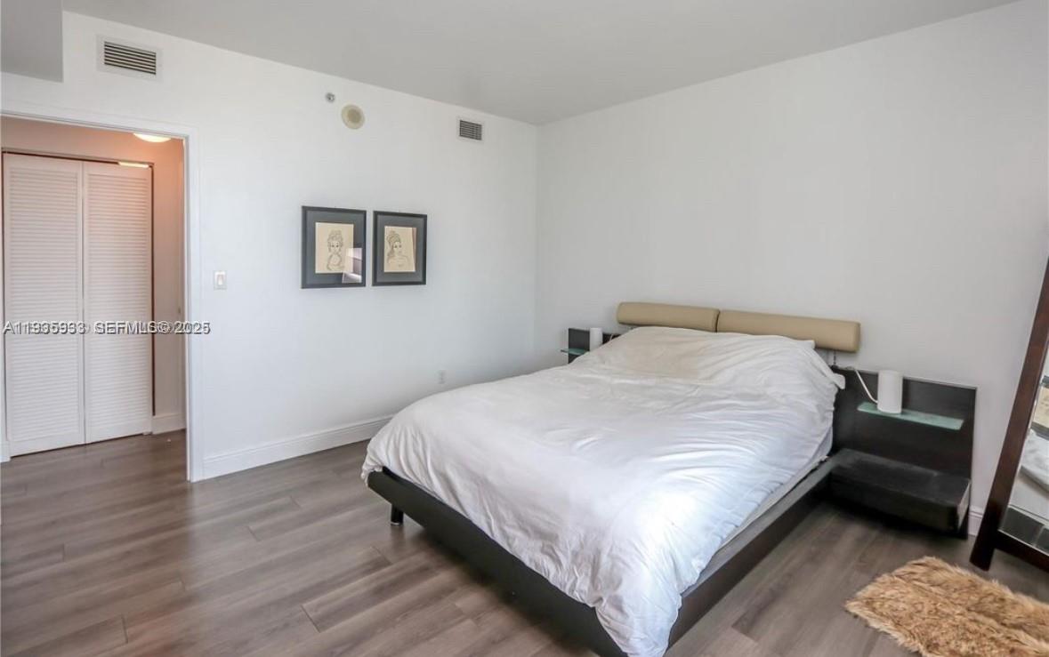 335 S Biscayne Blvd #2703, Miami FL 33131