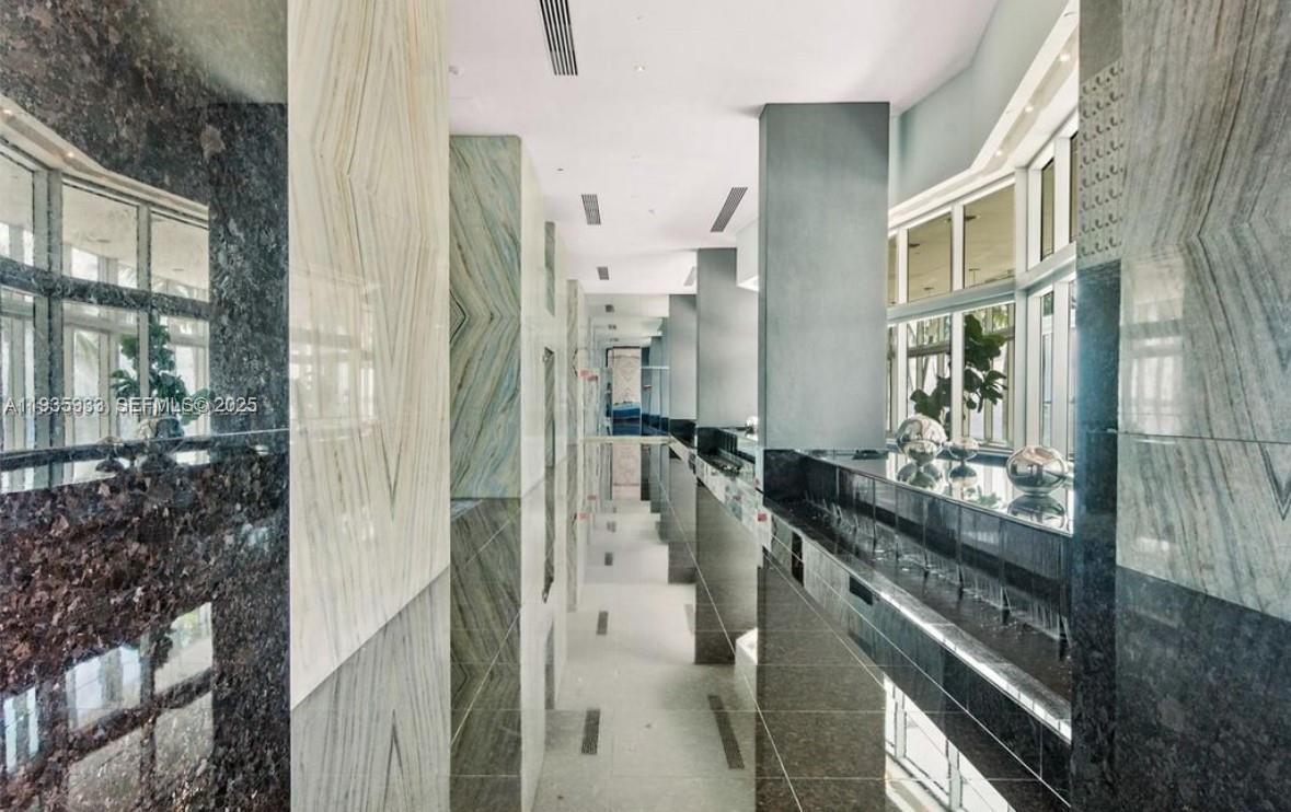 335 S Biscayne Blvd #2703, Miami FL 33131