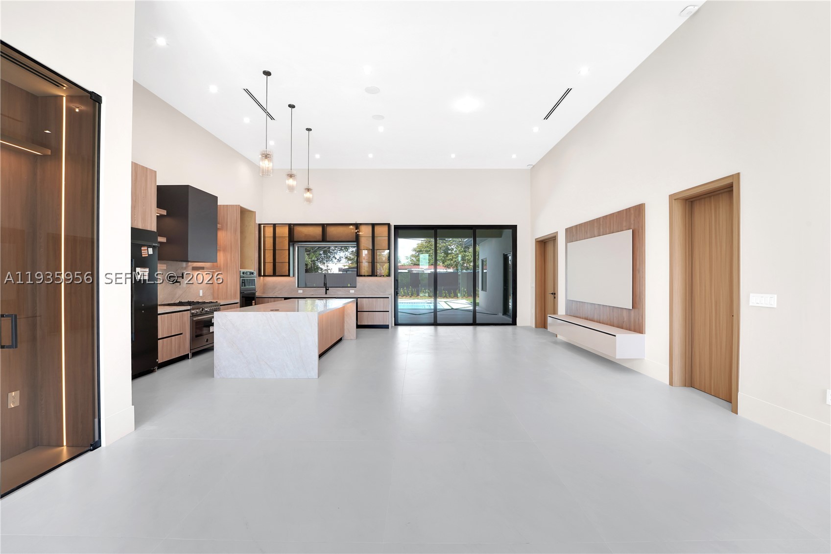 1130 SW 86th Ct, Miami FL 33144