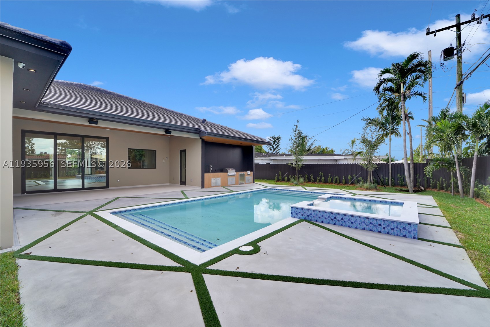 1130 SW 86th Ct, Miami FL 33144