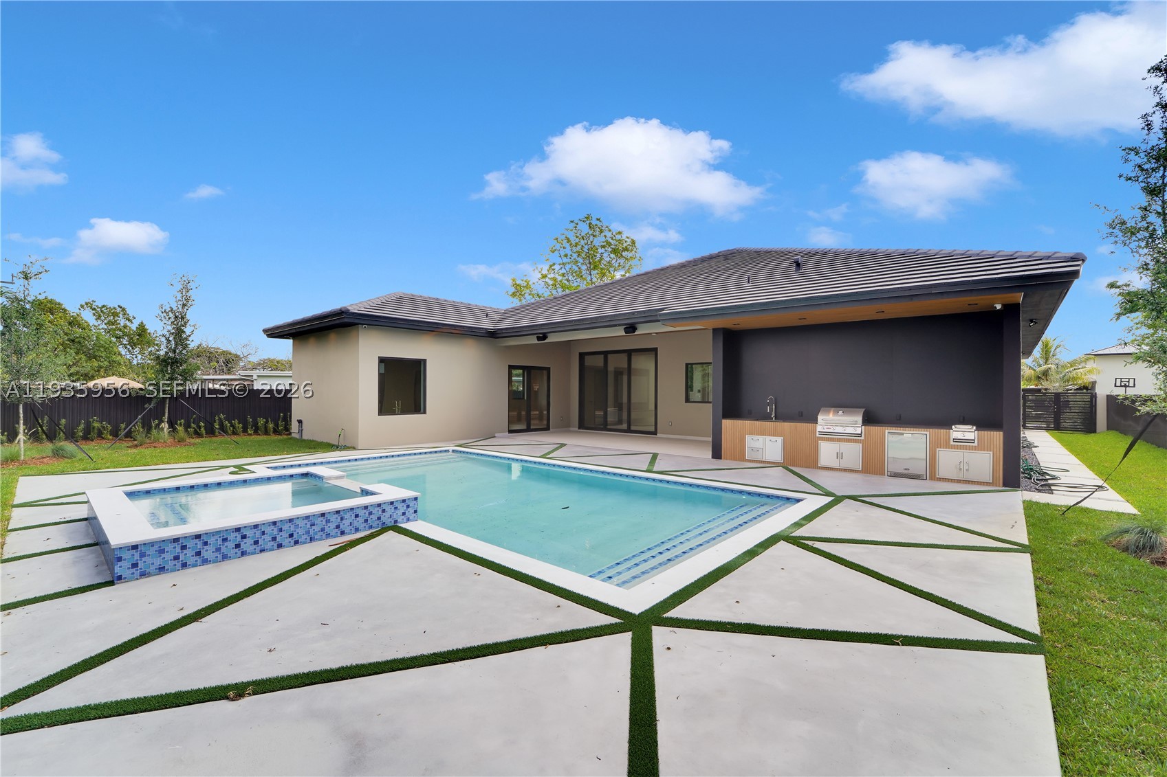 1130 SW 86th Ct, Miami FL 33144