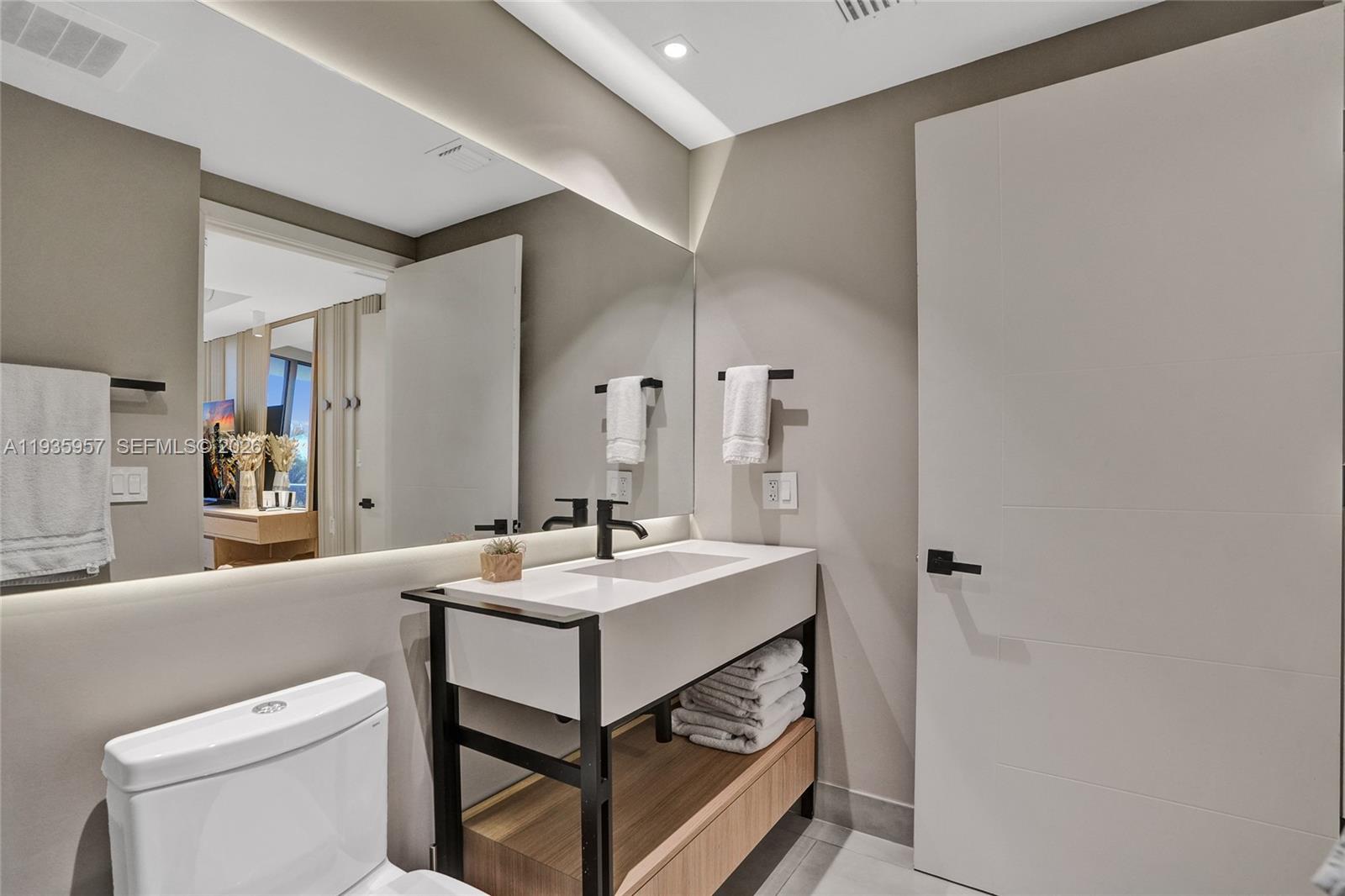 1010 SW 2nd Ave #601, Miami FL 33130