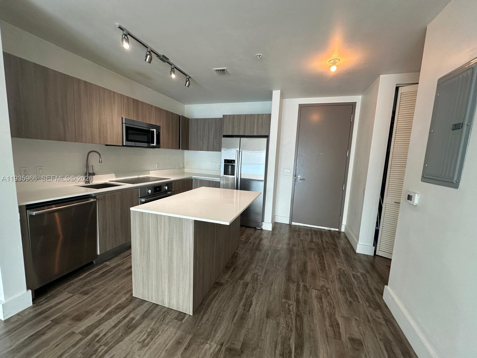 201 SW 17th Rd #803, Miami FL 33129