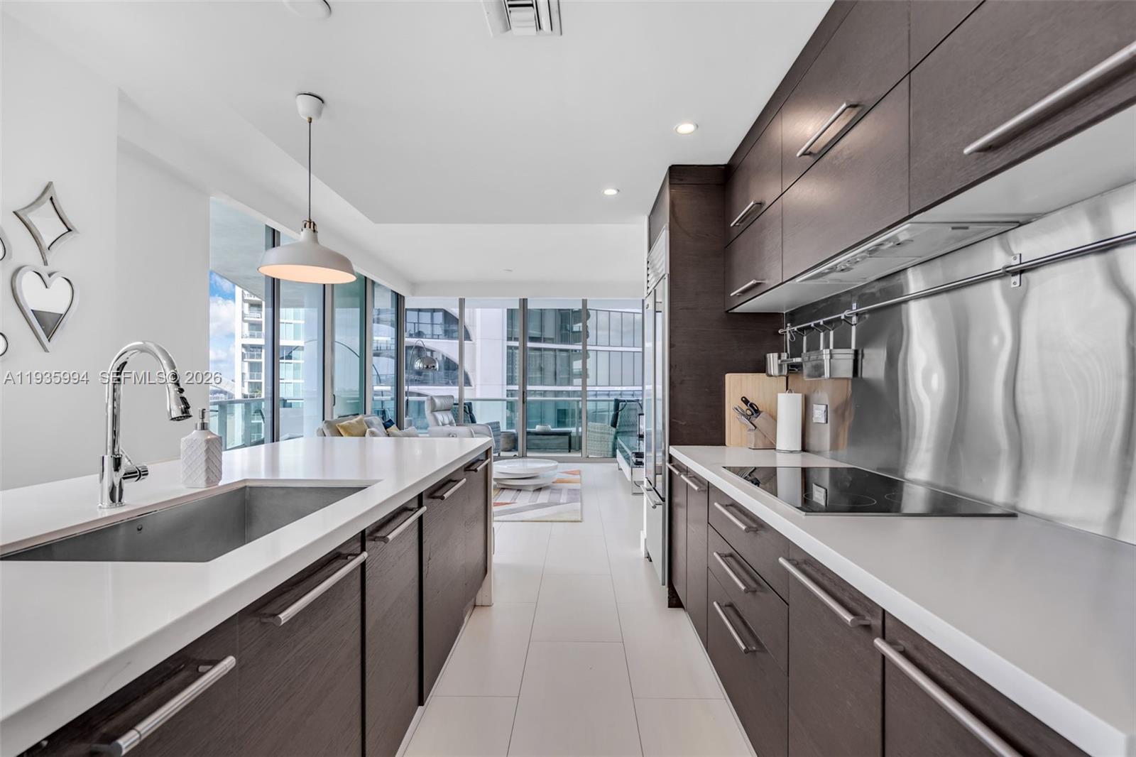 900 Biscayne Blvd #2312, Miami FL 33132