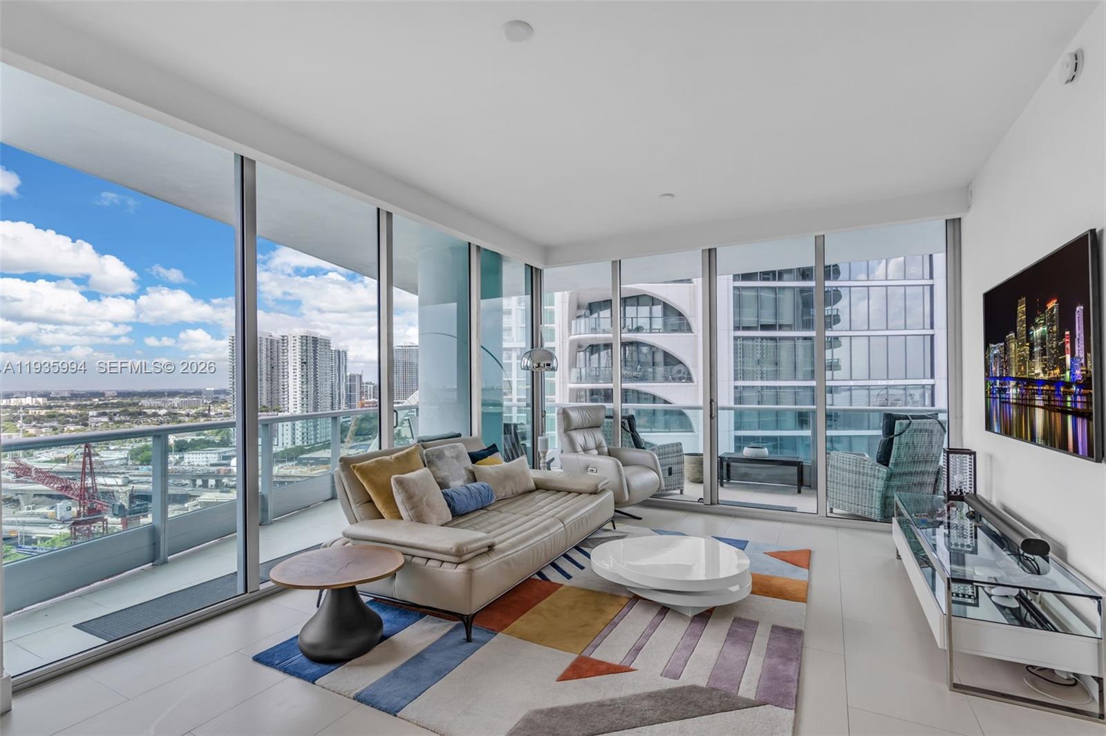 900 Biscayne Blvd #2312, Miami FL 33132
