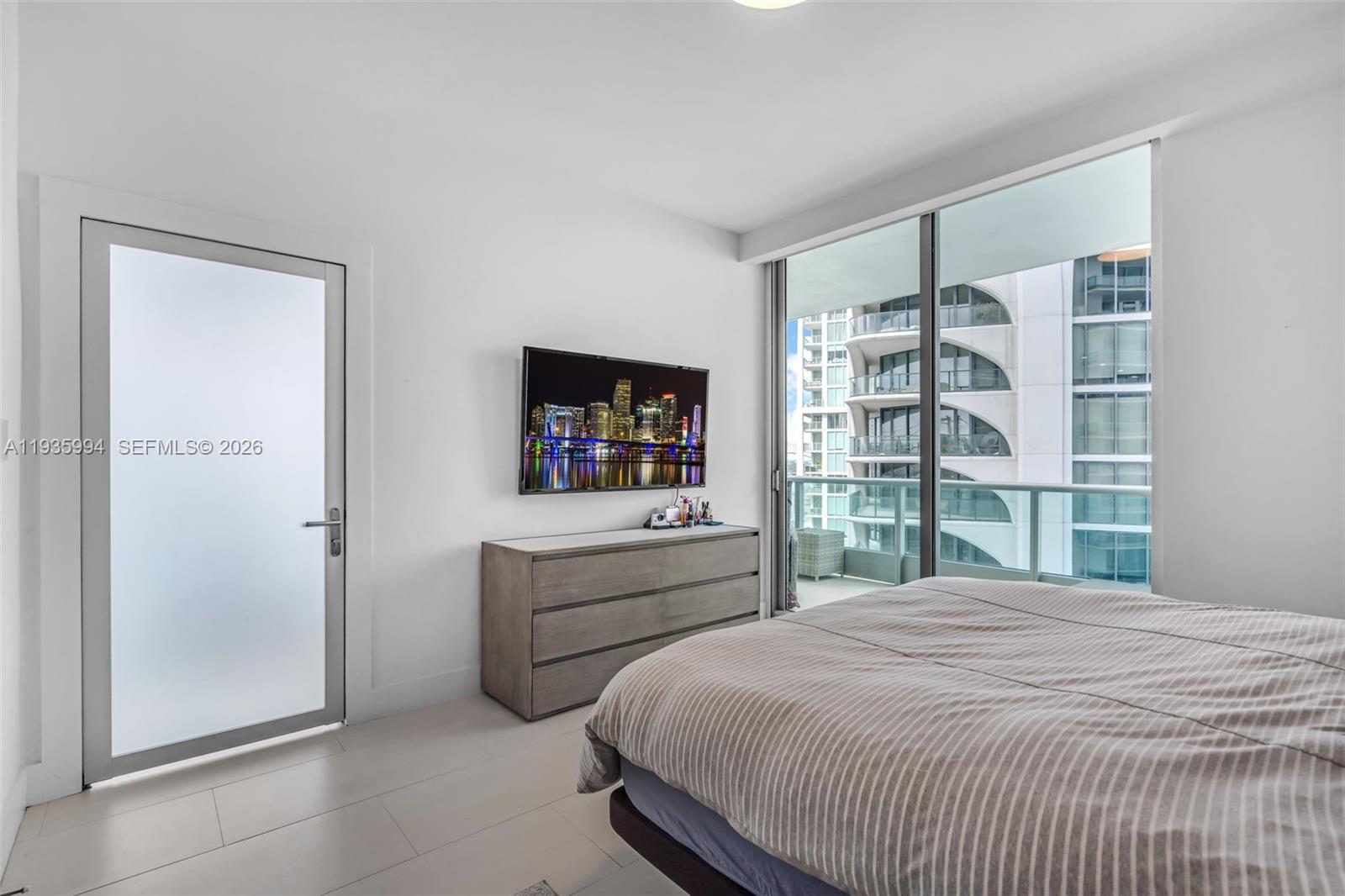 900 Biscayne Blvd #2312, Miami FL 33132