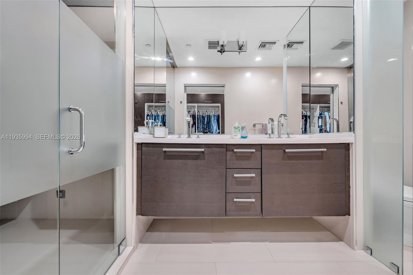 900 Biscayne Blvd #2312, Miami FL 33132