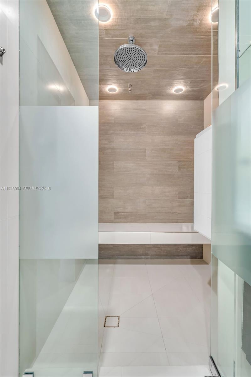 900 Biscayne Blvd #2312, Miami FL 33132