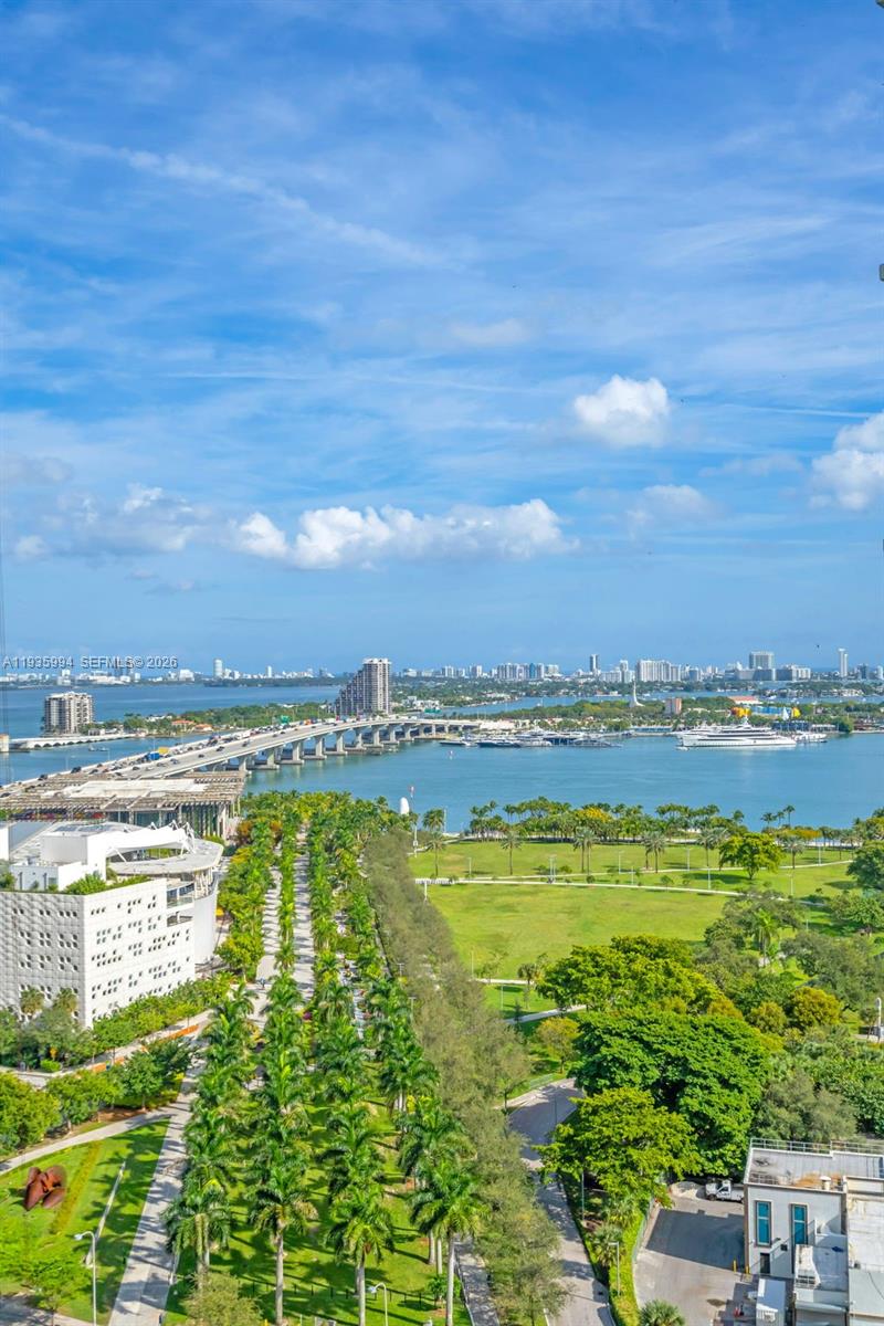 900 Biscayne Blvd #2312, Miami FL 33132