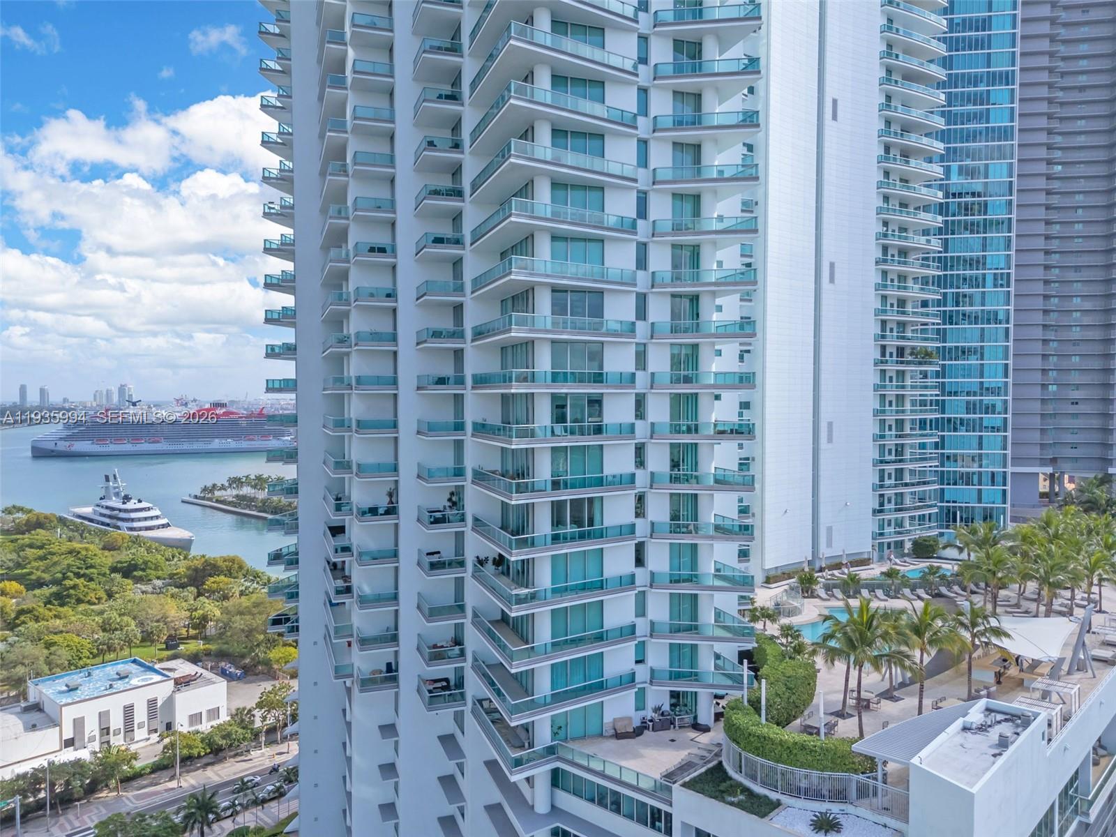900 Biscayne Blvd #2312, Miami FL 33132