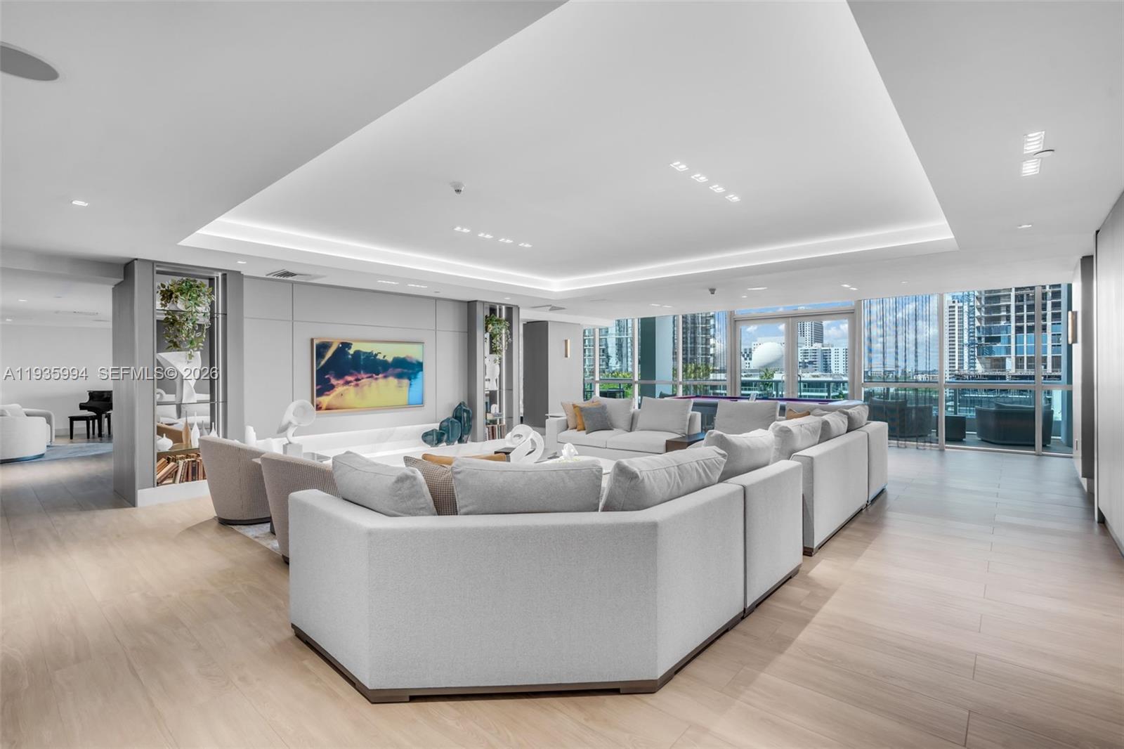 900 Biscayne Blvd #2312, Miami FL 33132