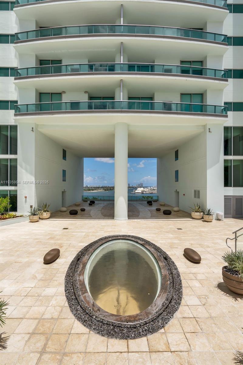 900 Biscayne Blvd #2312, Miami FL 33132