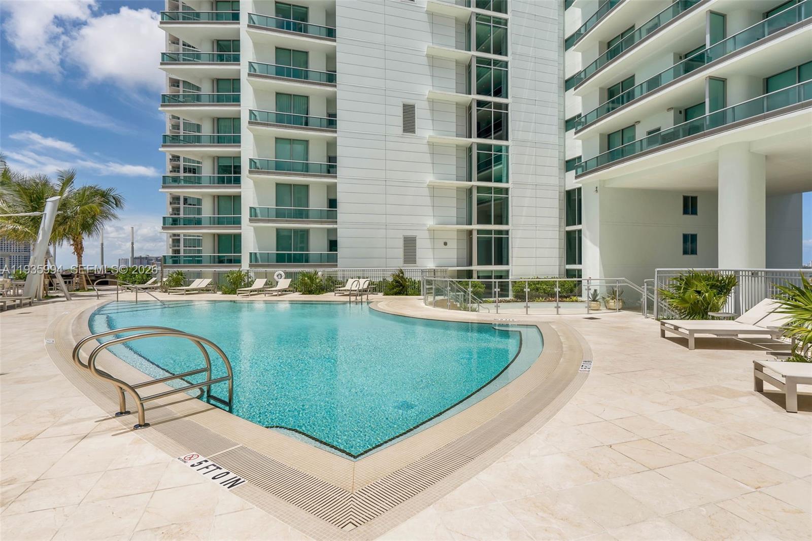 900 Biscayne Blvd #2312, Miami FL 33132