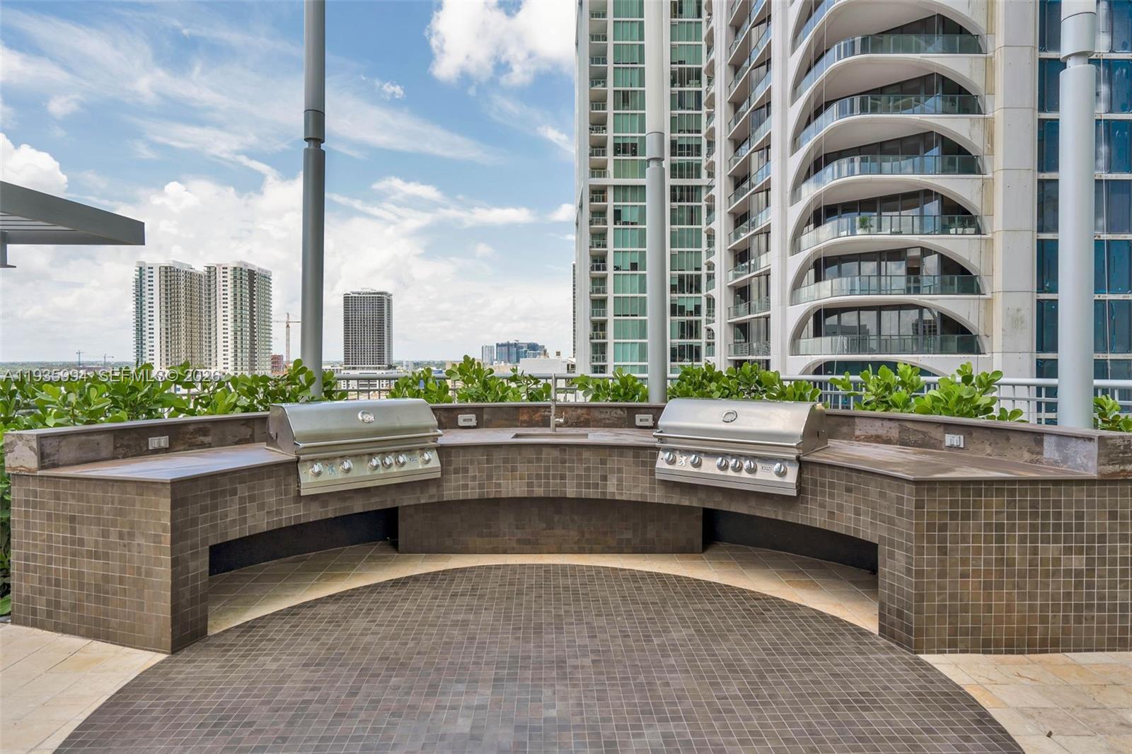 900 Biscayne Blvd #2312, Miami FL 33132