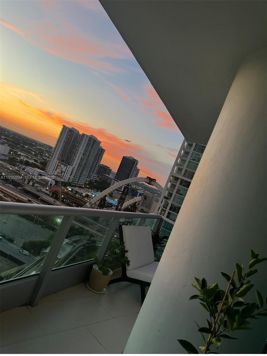 900 Biscayne Blvd #2312, Miami FL 33132