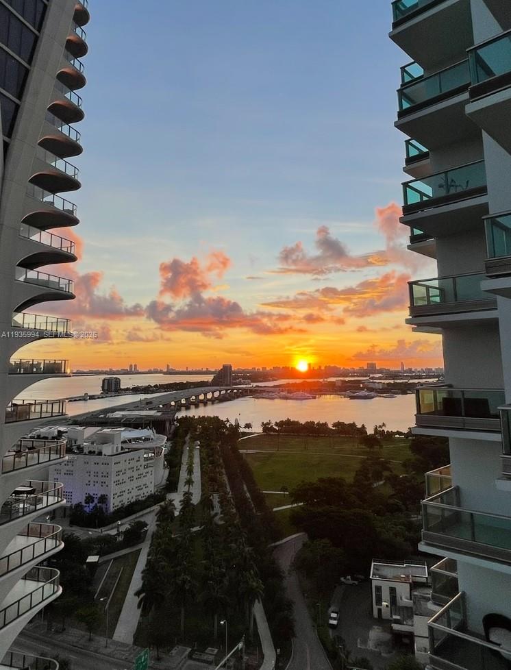 900 Biscayne Blvd #2312, Miami FL 33132