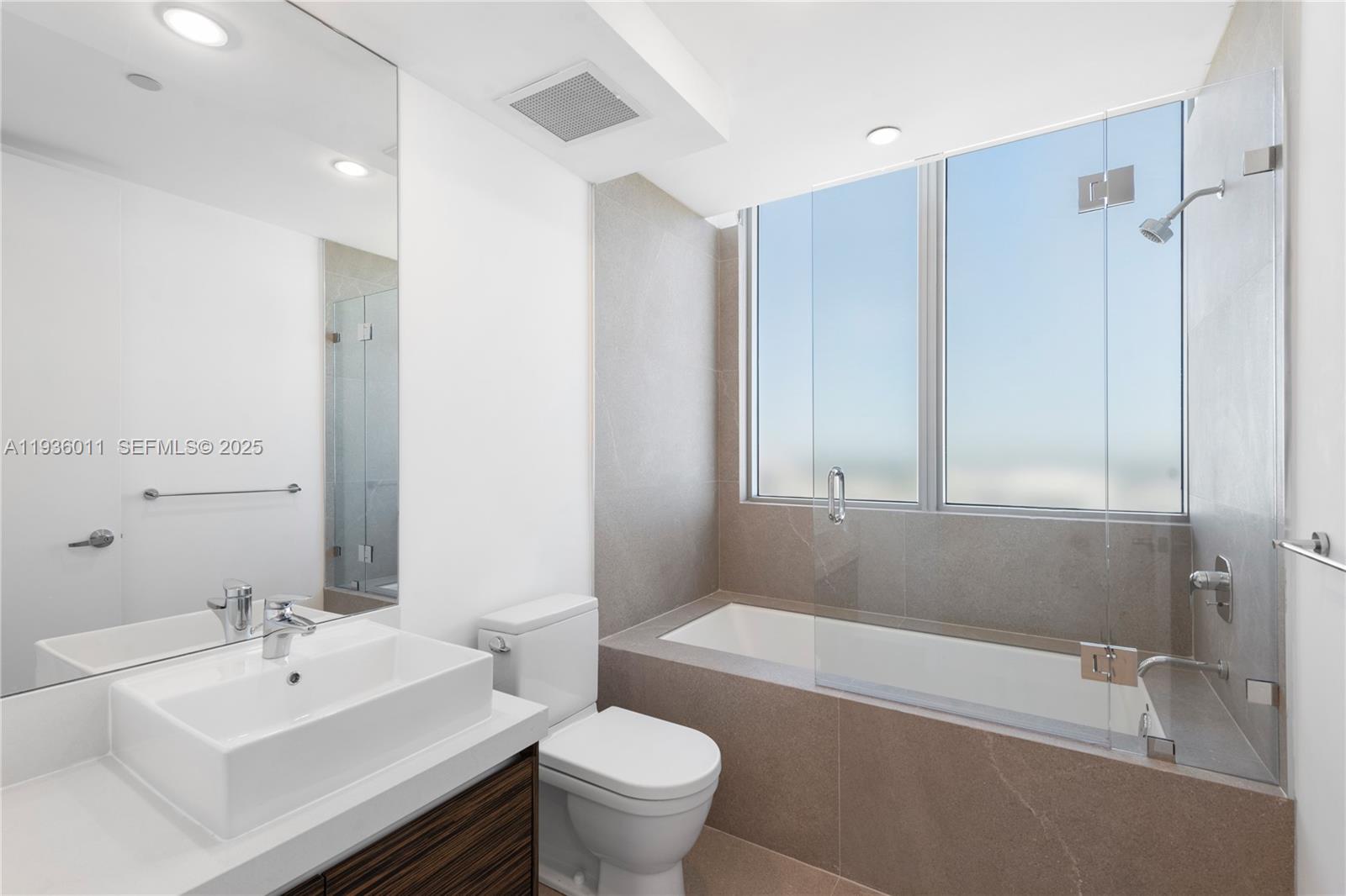 1100 Biscayne Blvd #4307, Miami FL 33132