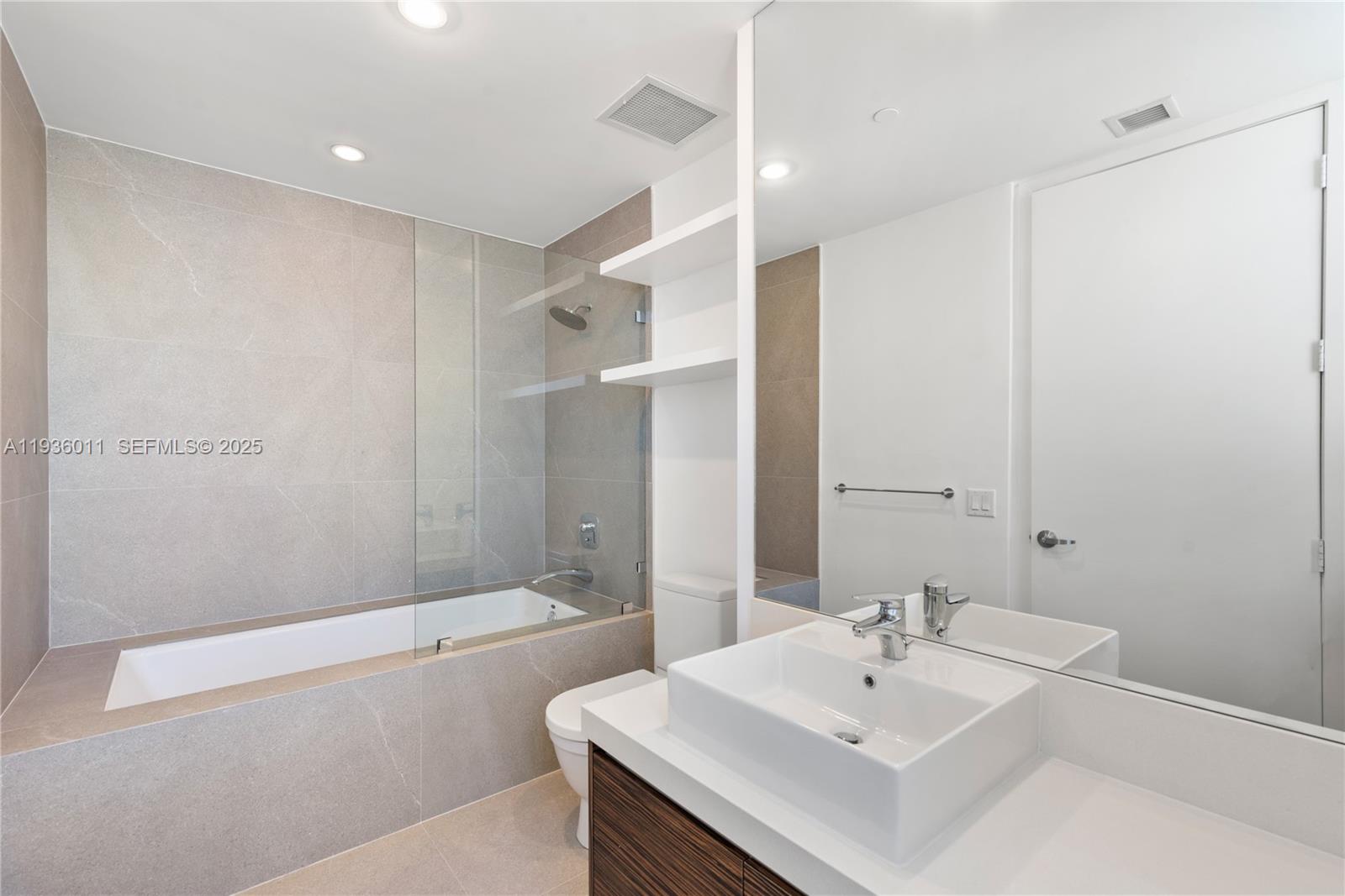 1100 Biscayne Blvd #4307, Miami FL 33132