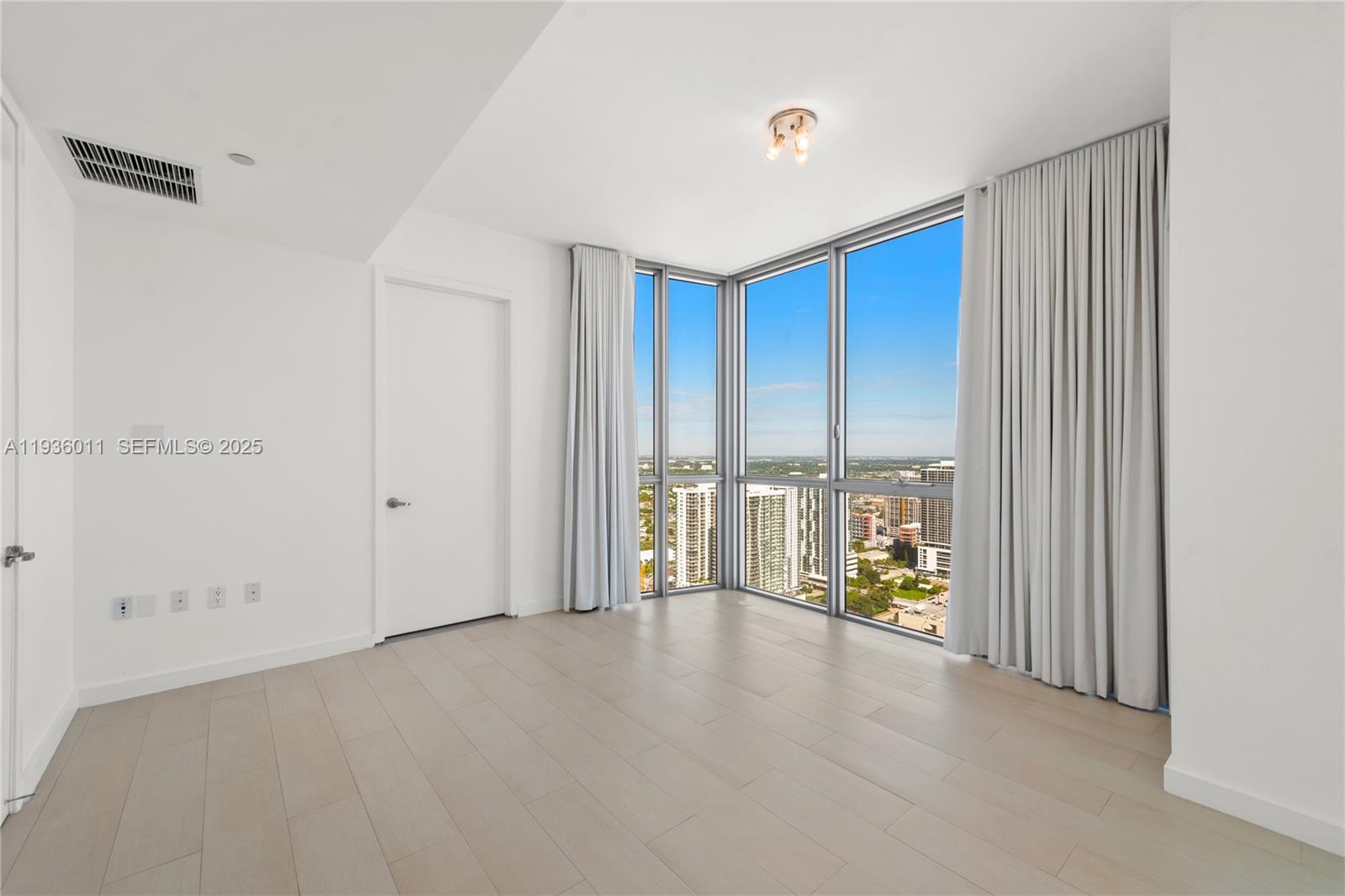 1100 Biscayne Blvd #4307, Miami FL 33132
