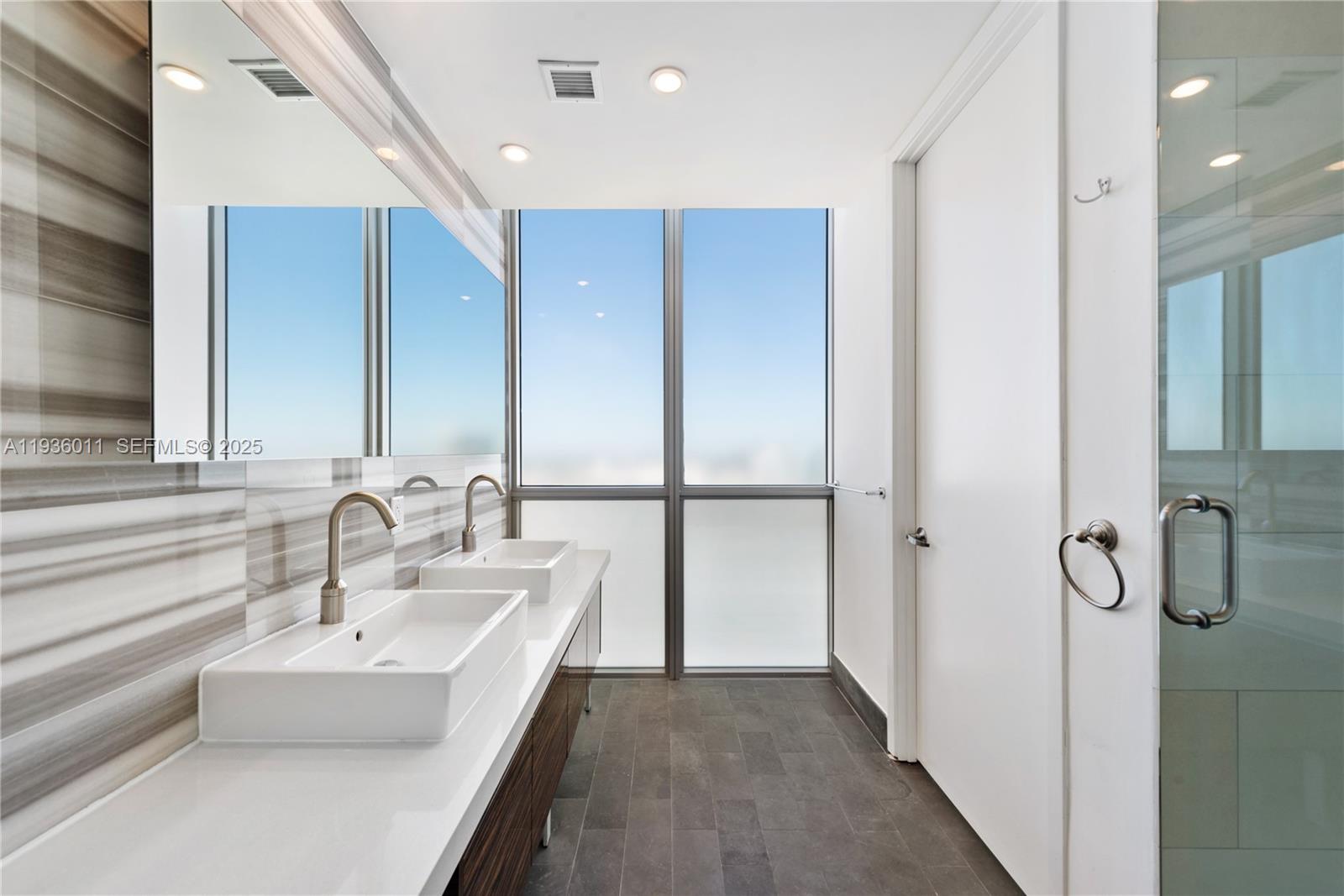 1100 Biscayne Blvd #4307, Miami FL 33132