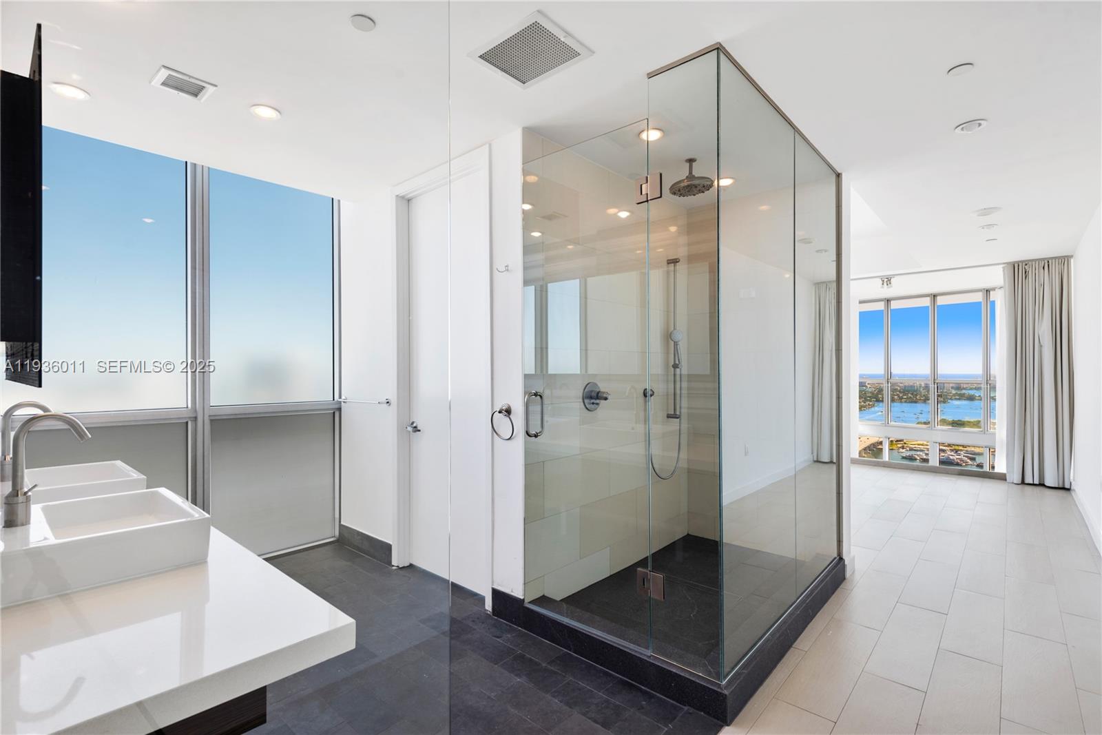 1100 Biscayne Blvd #4307, Miami FL 33132