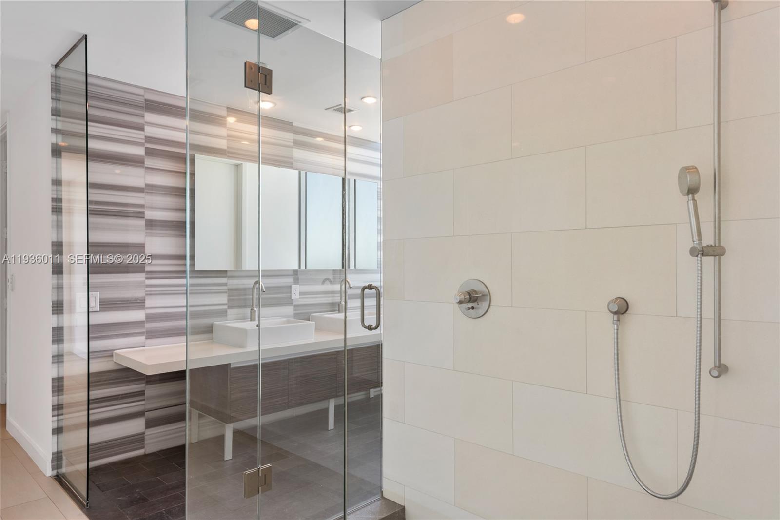 1100 Biscayne Blvd #4307, Miami FL 33132