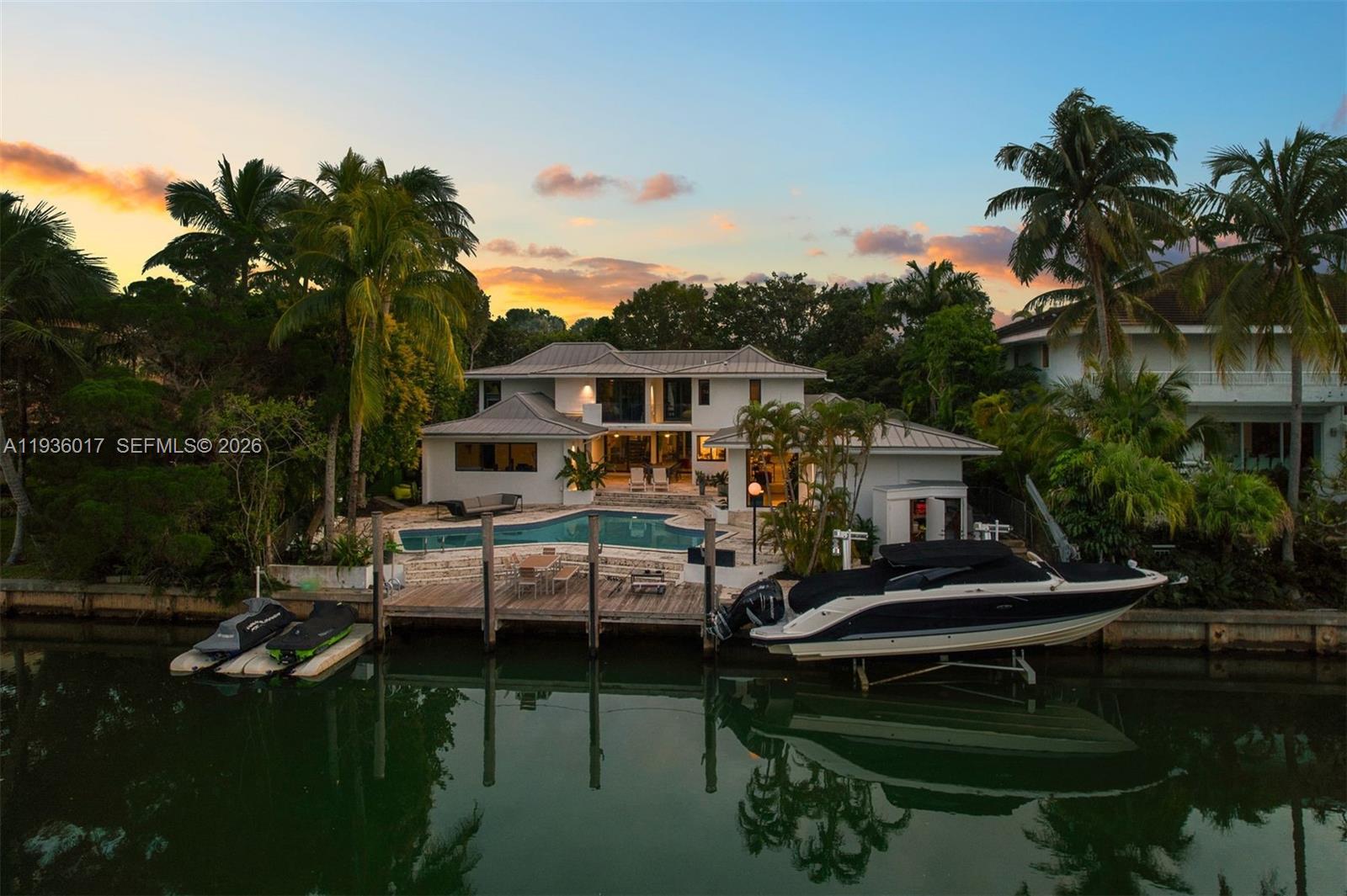 121 Knollwood Drive, Key Biscayne FL 33149